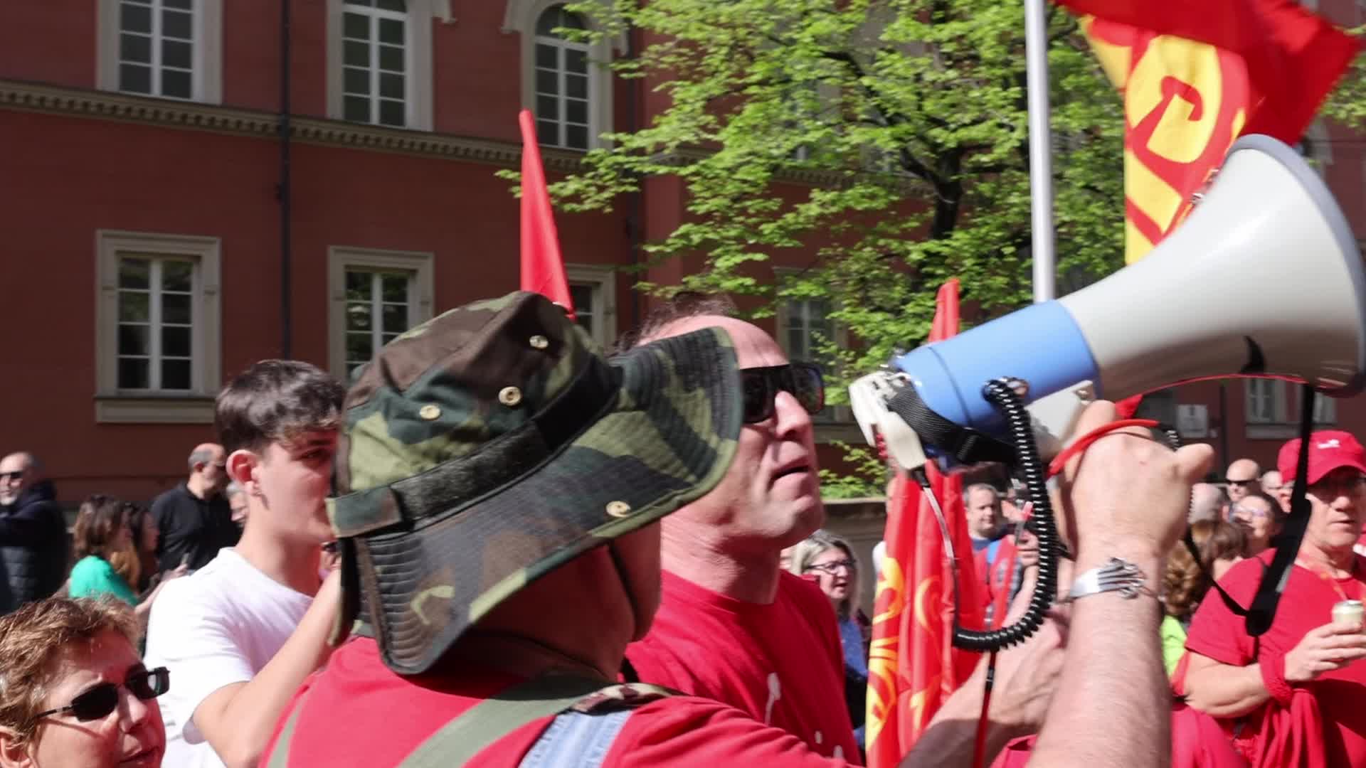 Protest of automotive workers to ask for the relaunch of the car in Italy