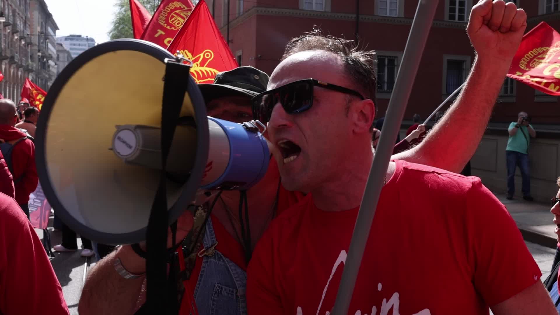 Protest of automotive workers to ask for the relaunch of the car in Italy