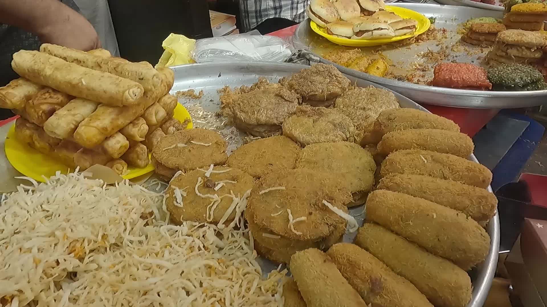 Preparation Of Eid-Al-Fitr In Mumbai
