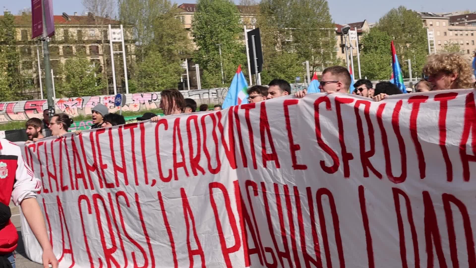 Protest of automotive workers to ask for the relaunch of the car in Italy