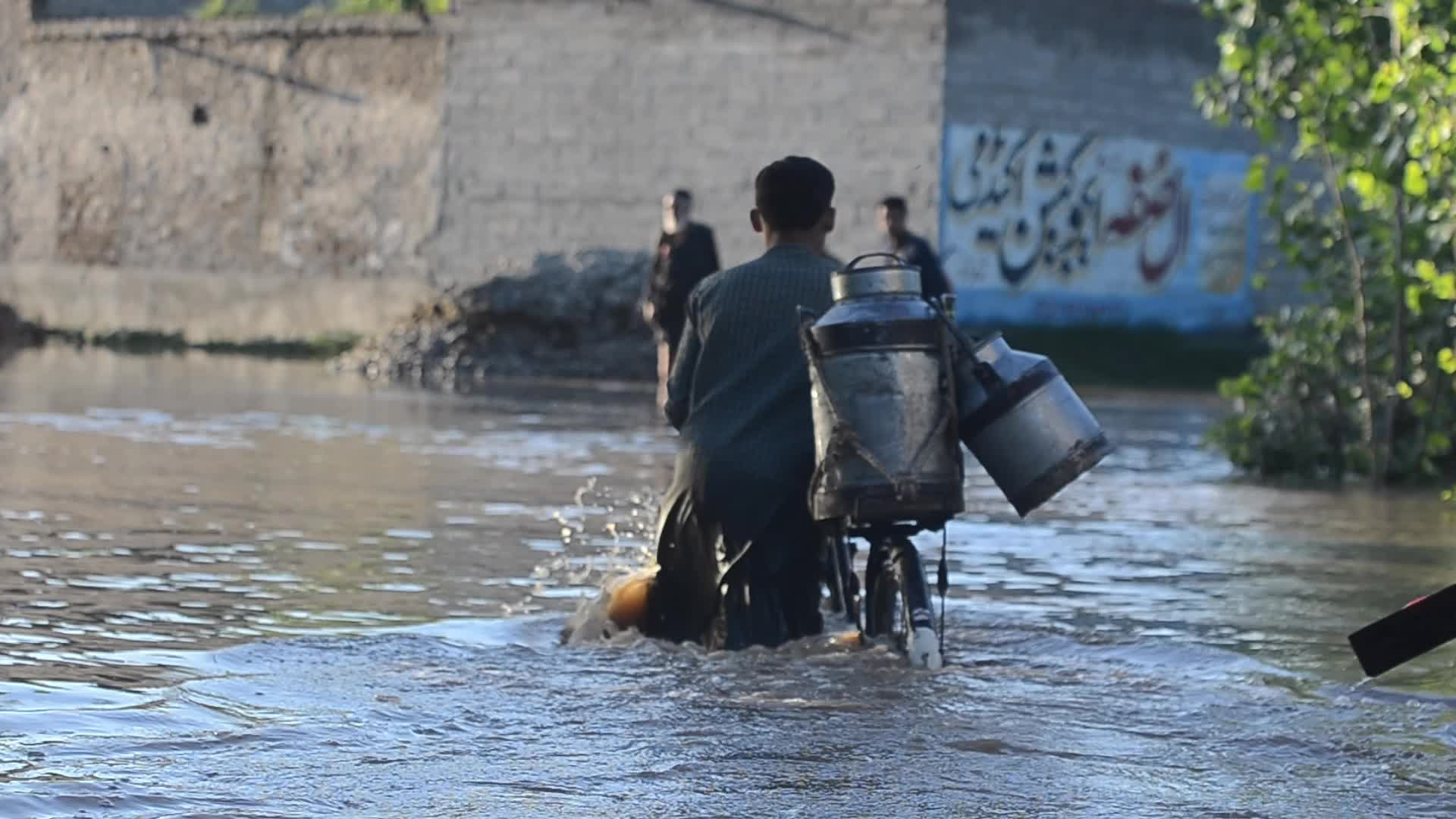 Heavy rains and floods kill dozens in Pakistan's southwest 
