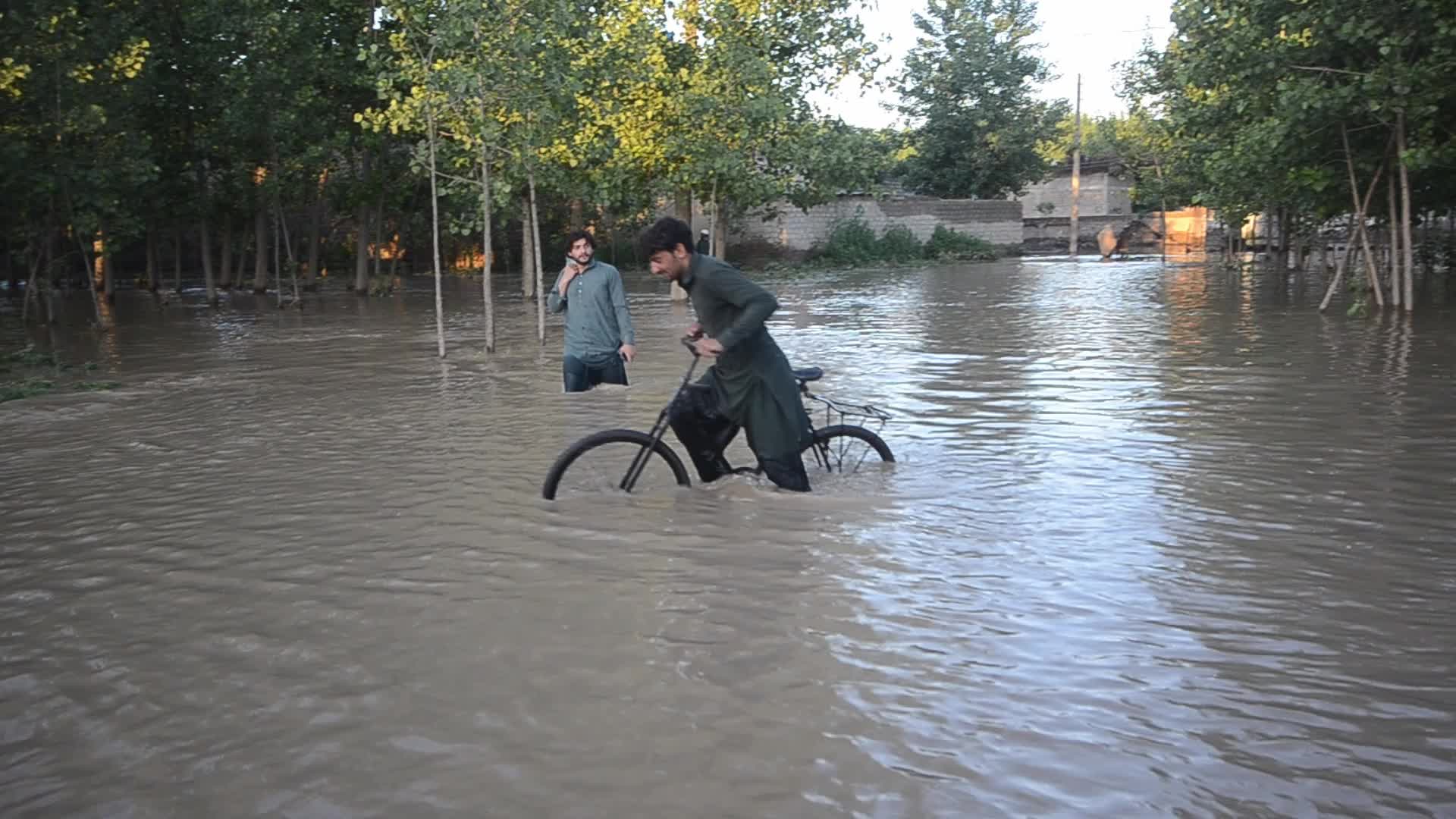 Heavy rains and floods kill dozens in Pakistan's southwest 