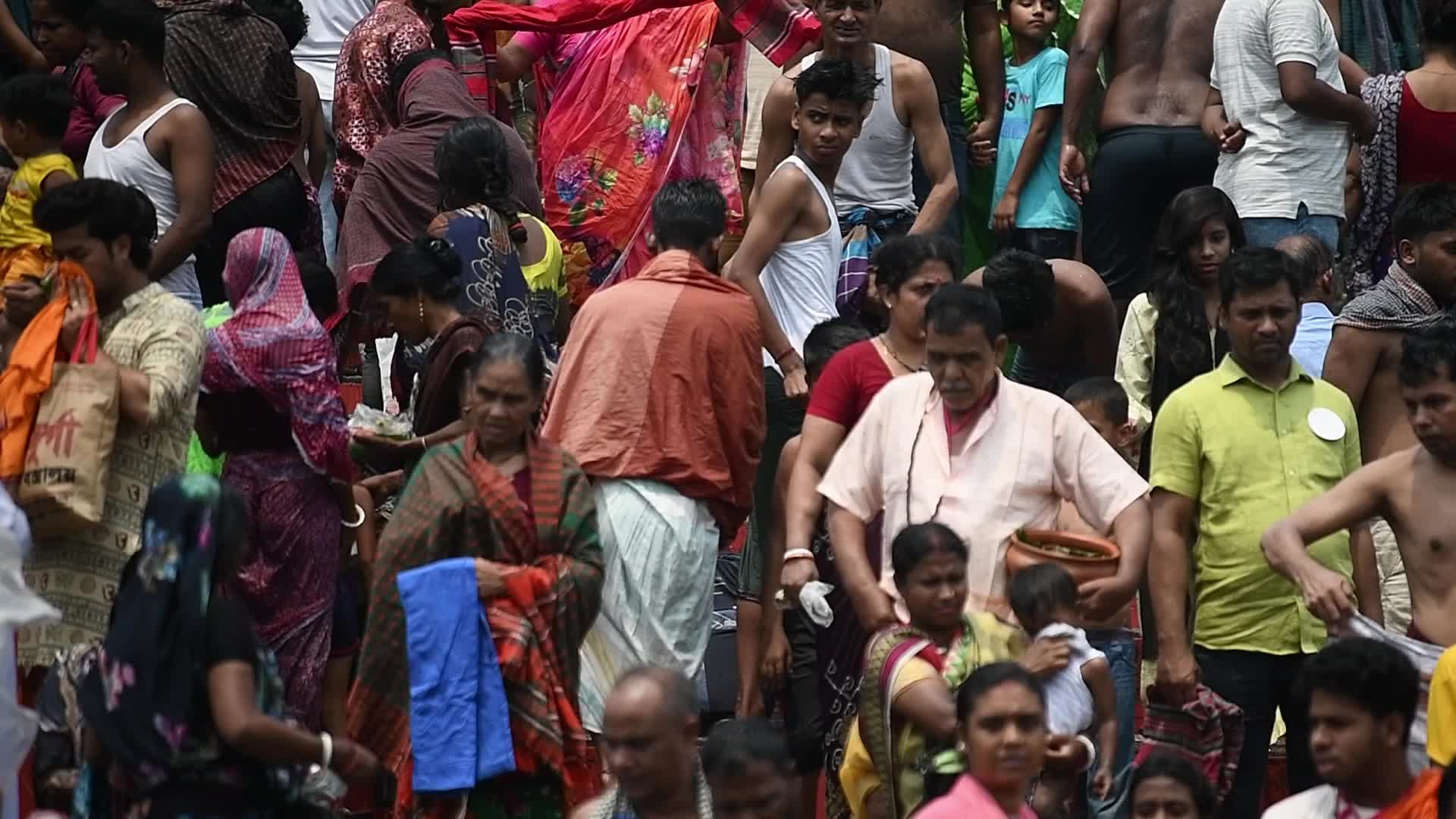 Hindu Pilgrims Take Holy Bath At Langalbandh