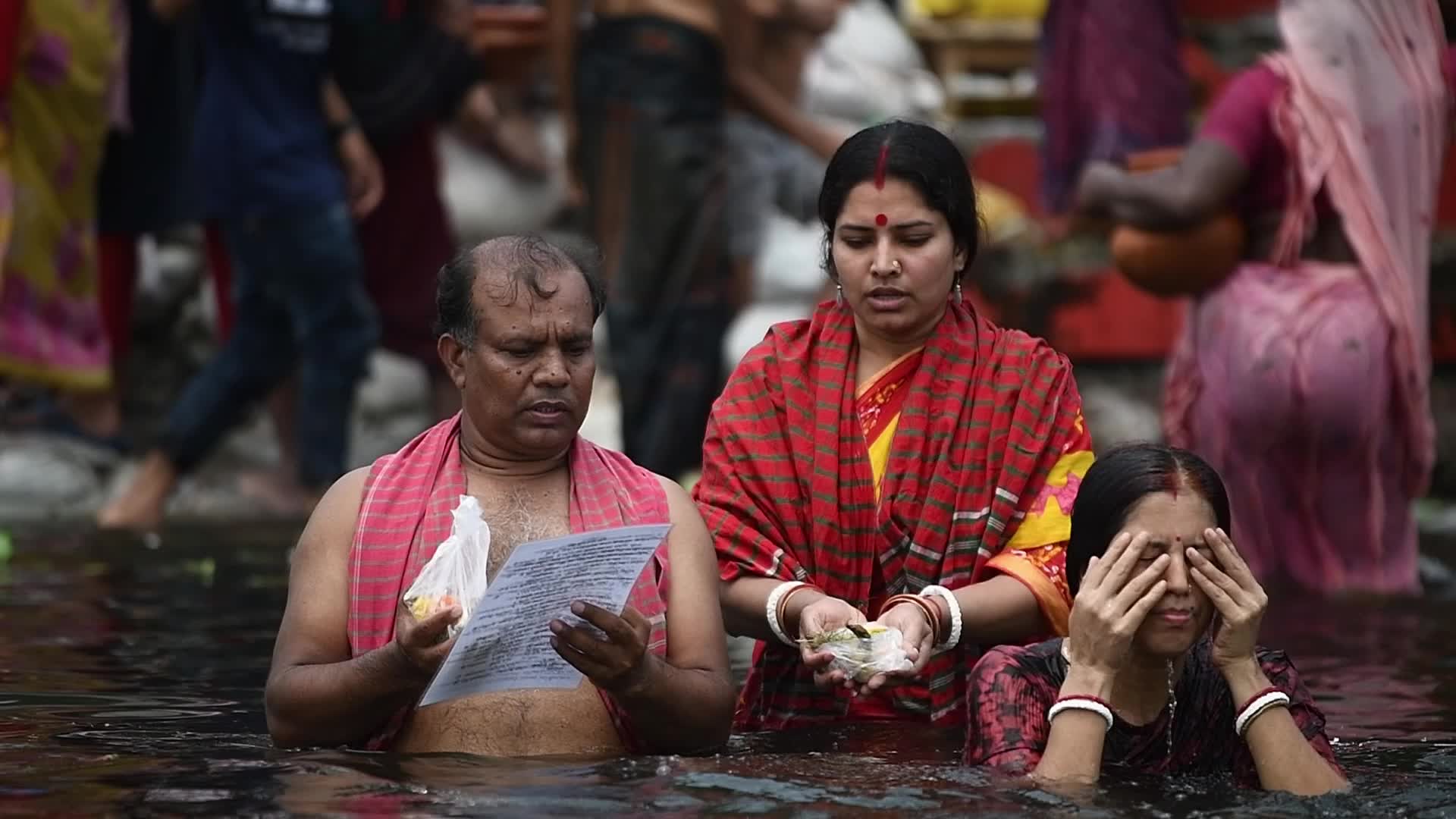 Hindu Pilgrims Take Holy Bath At Langalbandh