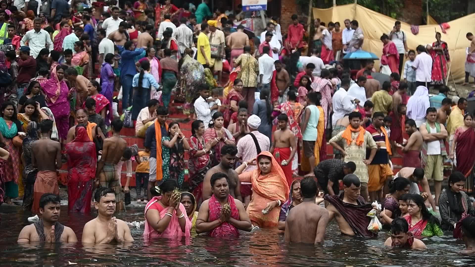 Hindu Pilgrims Take Holy Bath At Langalbandh
