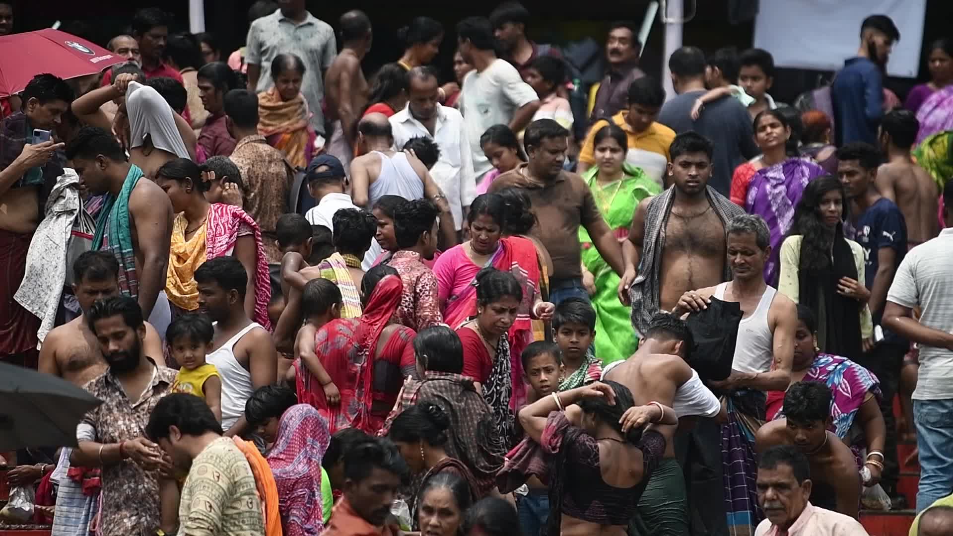 Hindu Pilgrims Take Holy Bath At Langalbandh