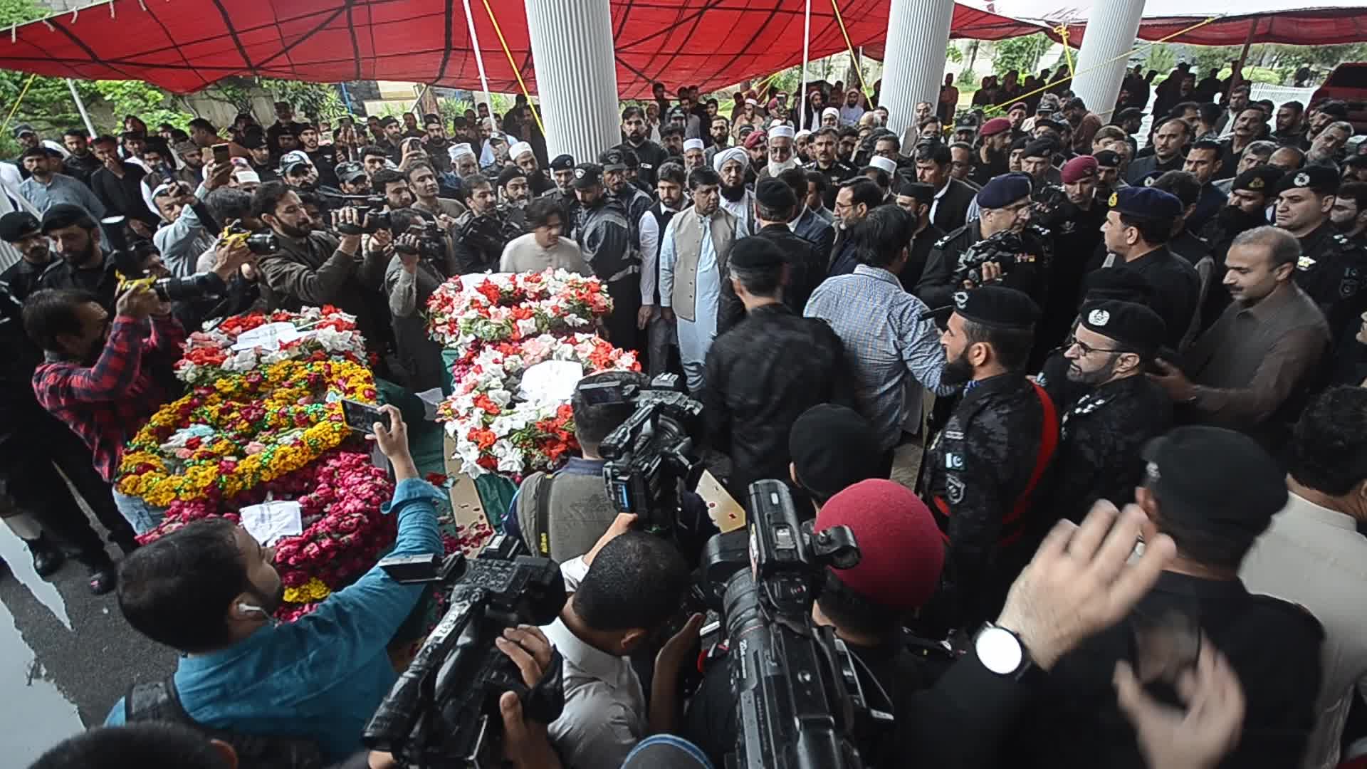 7 Including 5 Customs Officials Dead in Attack in Dera Ismail Khan