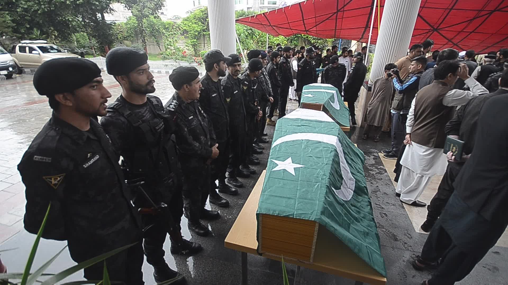 7 Including 5 Customs Officials Dead in Attack in Dera Ismail Khan