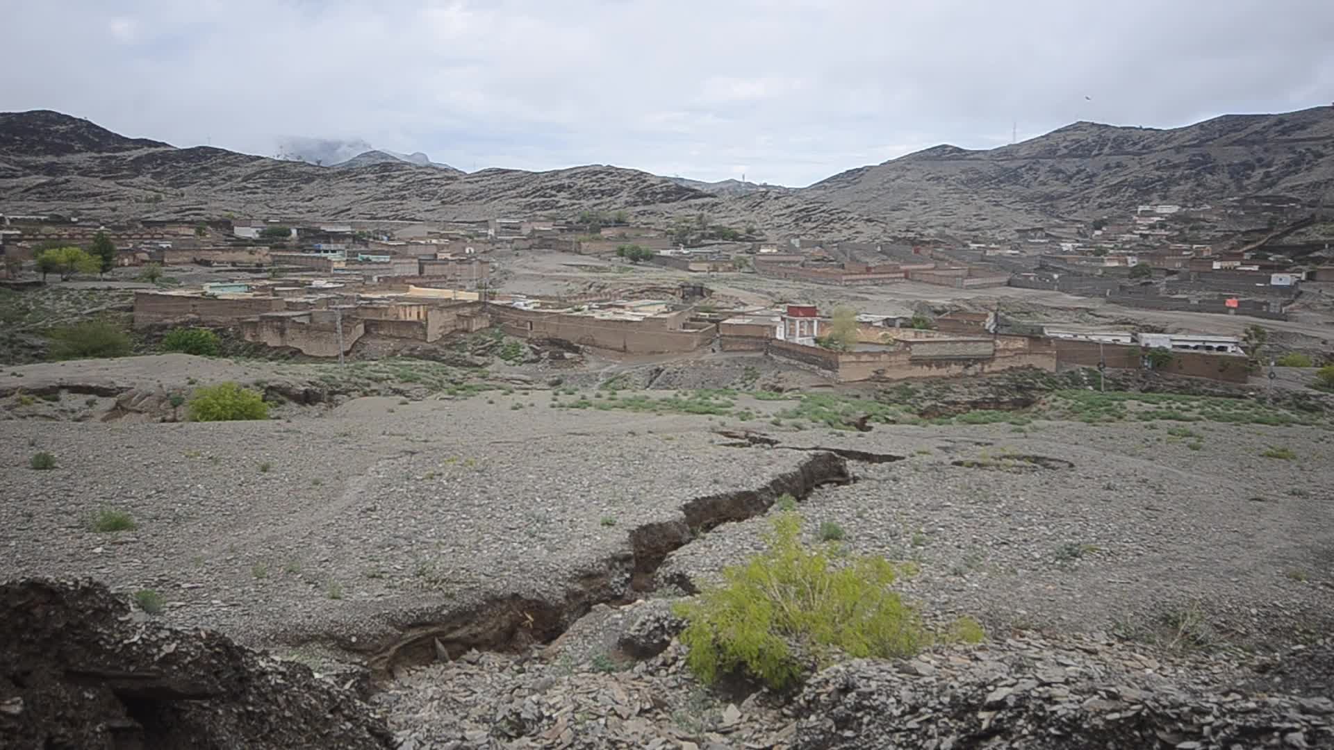 Heavy rains and floods kill dozens in Pakistan's southwest 