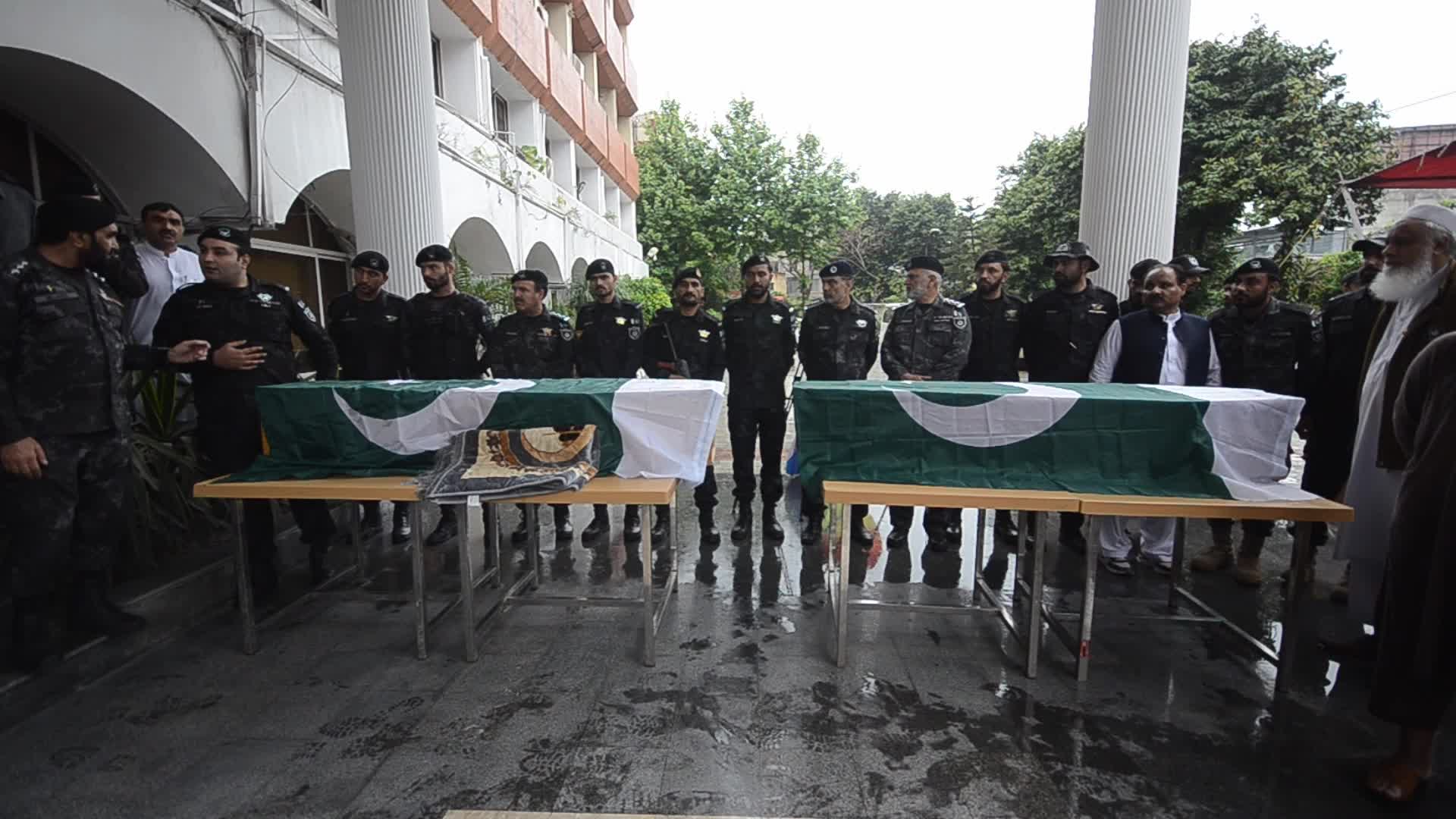 7 Including 5 Customs Officials Dead in Attack in Dera Ismail Khan