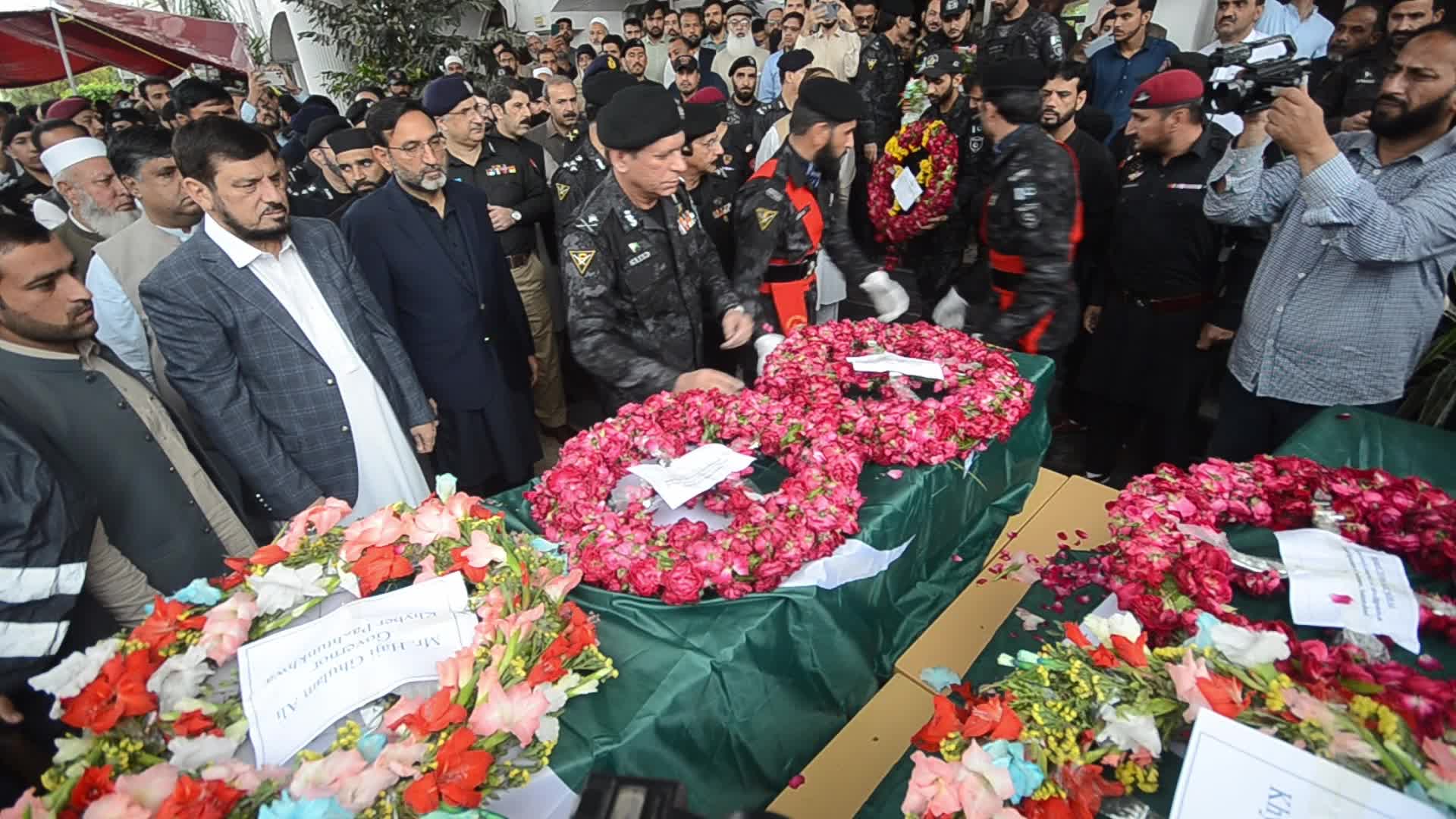 7 Including 5 Customs Officials Dead in Attack in Dera Ismail Khan