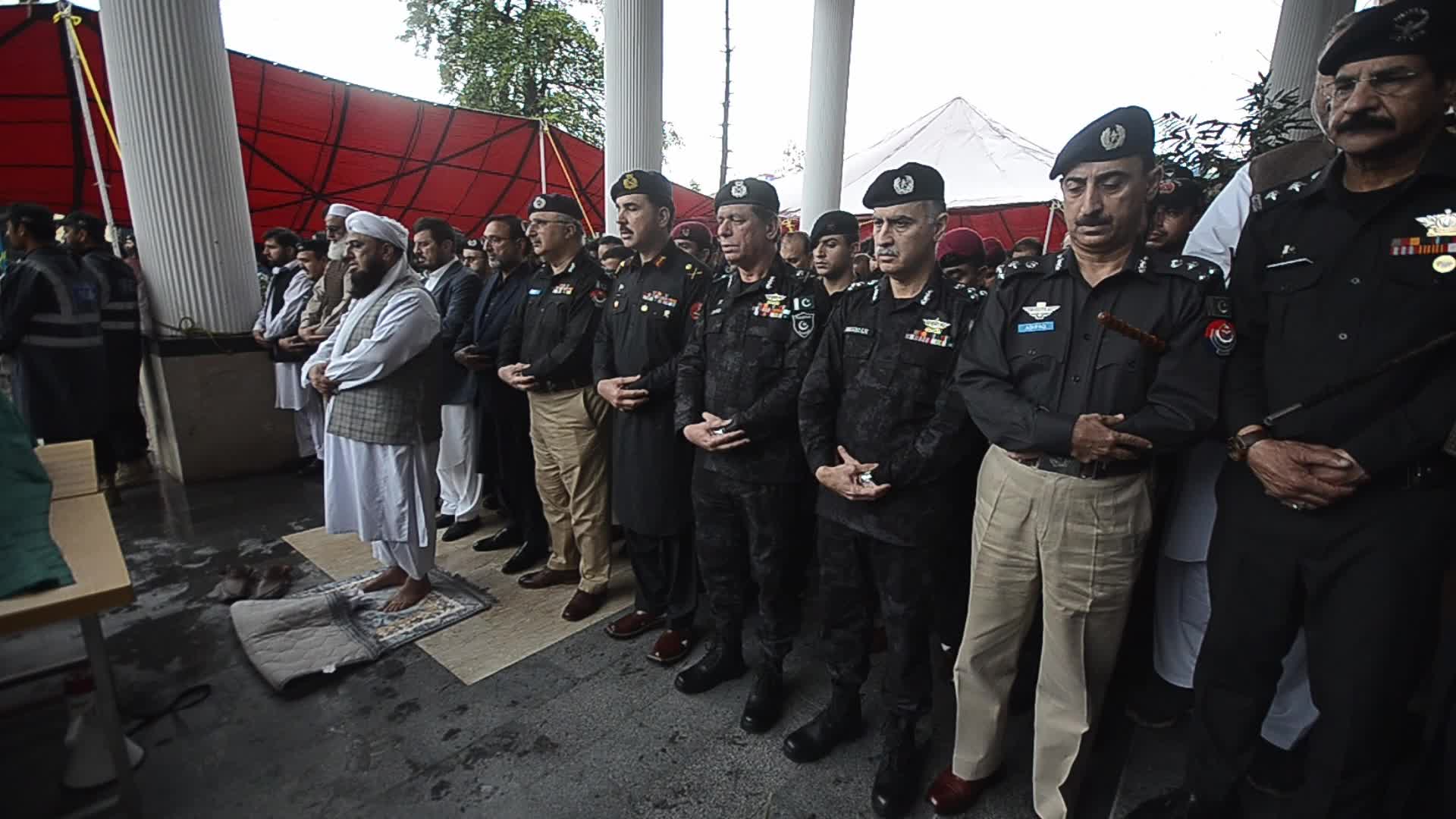 7 Including 5 Customs Officials Dead in Attack in Dera Ismail Khan