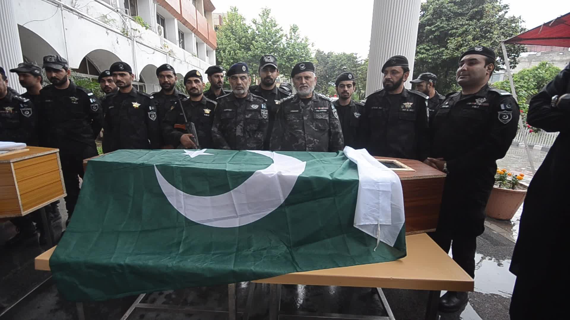 7 Including 5 Customs Officials Dead in Attack in Dera Ismail Khan