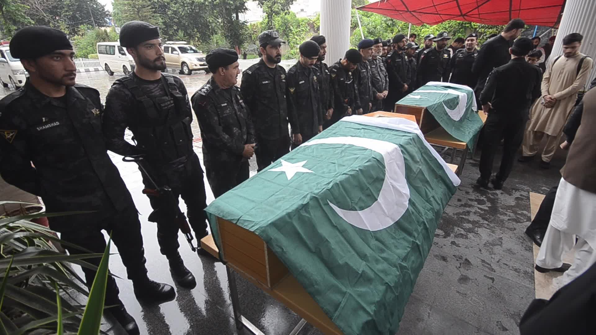 7 Including 5 Customs Officials Dead in Attack in Dera Ismail Khan