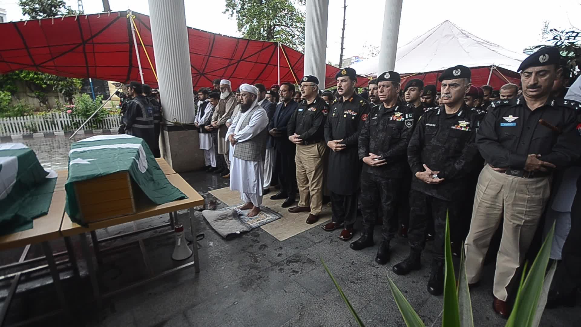 7 Including 5 Customs Officials Dead in Attack in Dera Ismail Khan