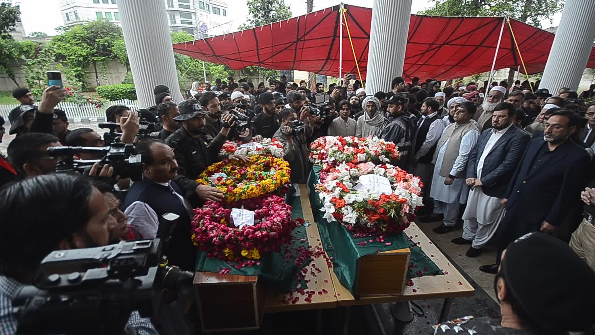 7 Including 5 Customs Officials Dead in Attack in Dera Ismail Khan