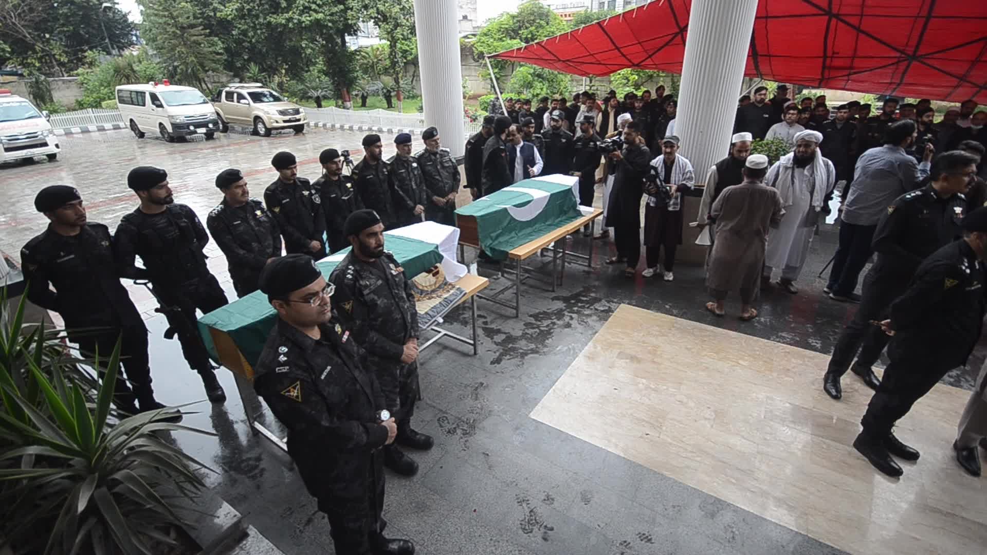 7 Including 5 Customs Officials Dead in Attack in Dera Ismail Khan