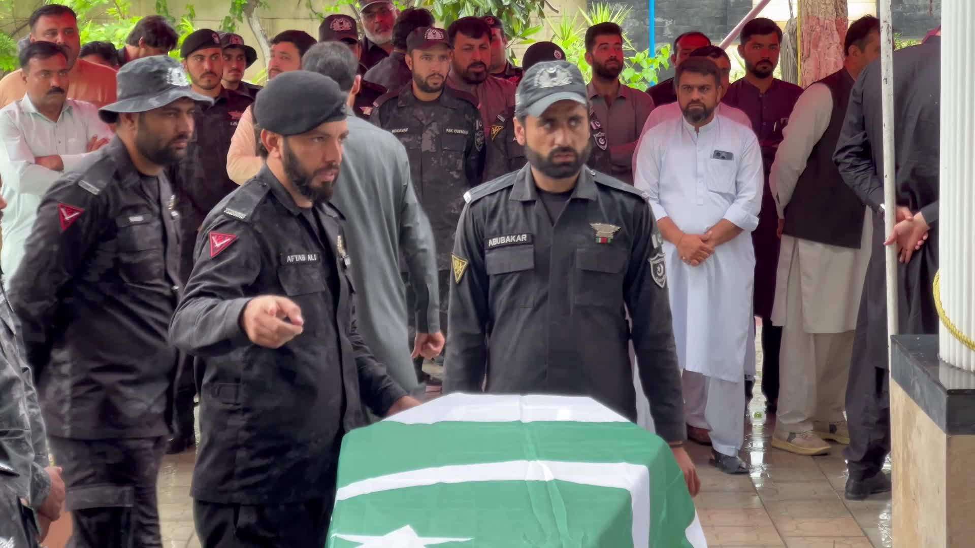 7, Including 5 Customs Officials, Dead in Attack in Dera Ismail Khan