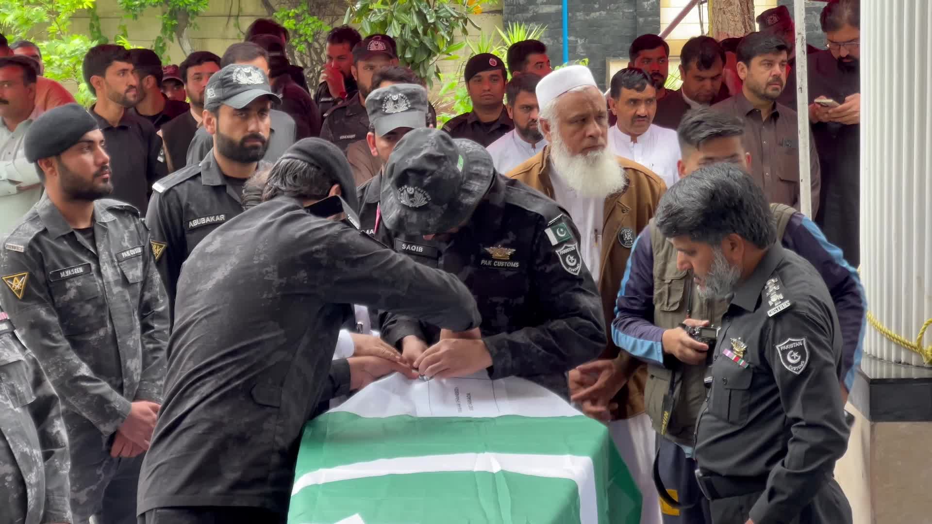 7, Including 5 Customs Officials, Dead in Attack in Dera Ismail Khan