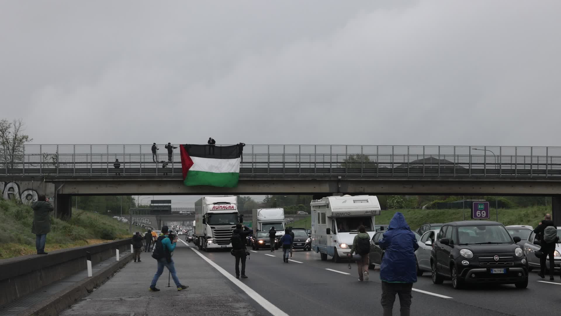Protest against the G7 for the climate