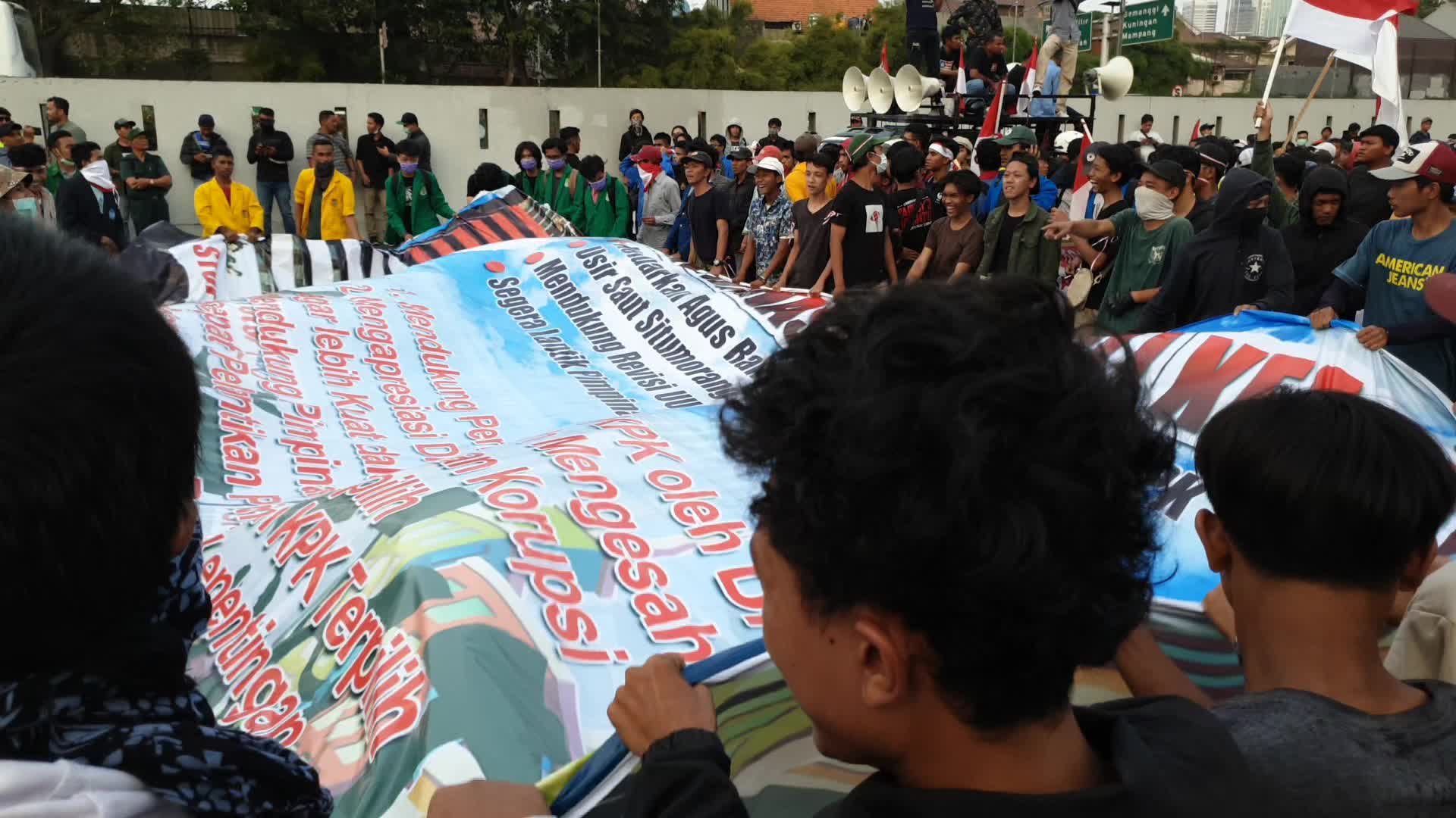 Demonstration Pro and Anti Indonesia Eradication Corruption Law