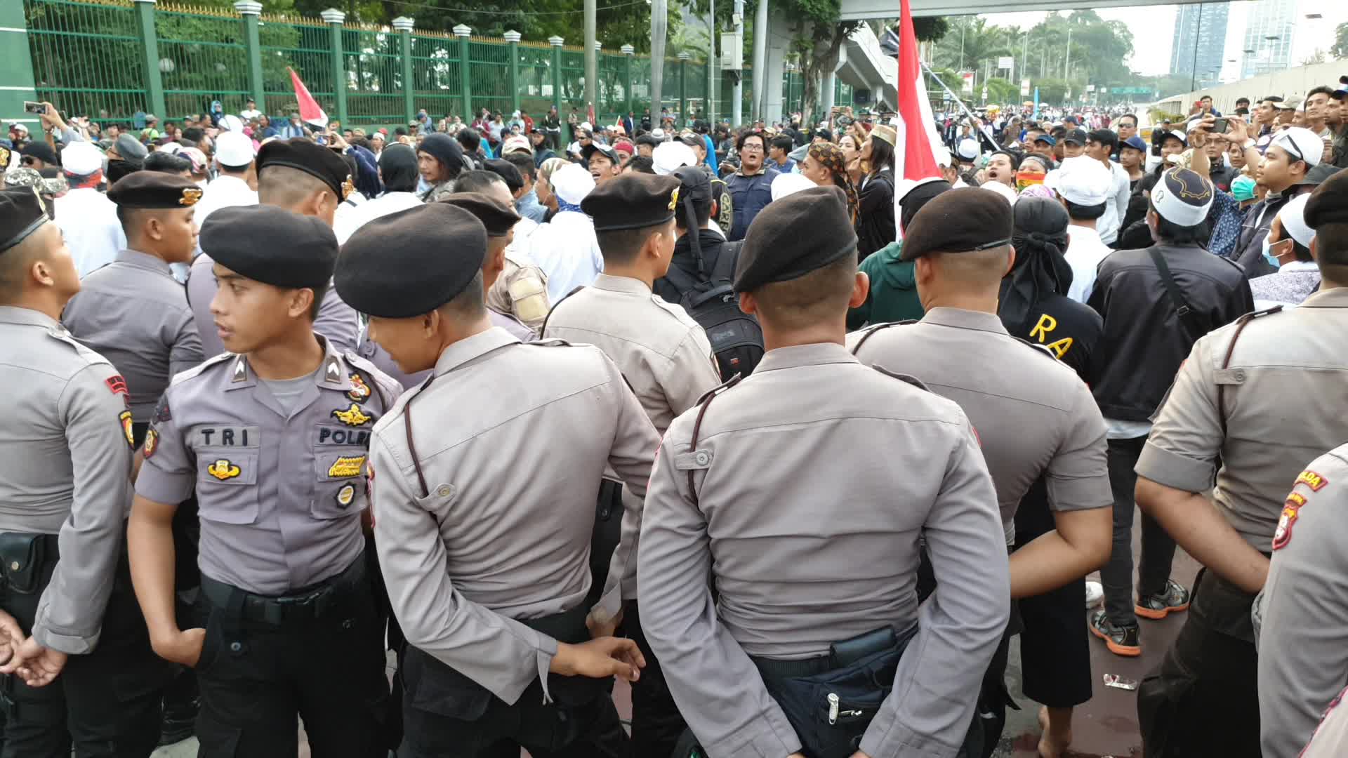 Demonstration Pro and Anti Indonesia Eradication Corruption Law