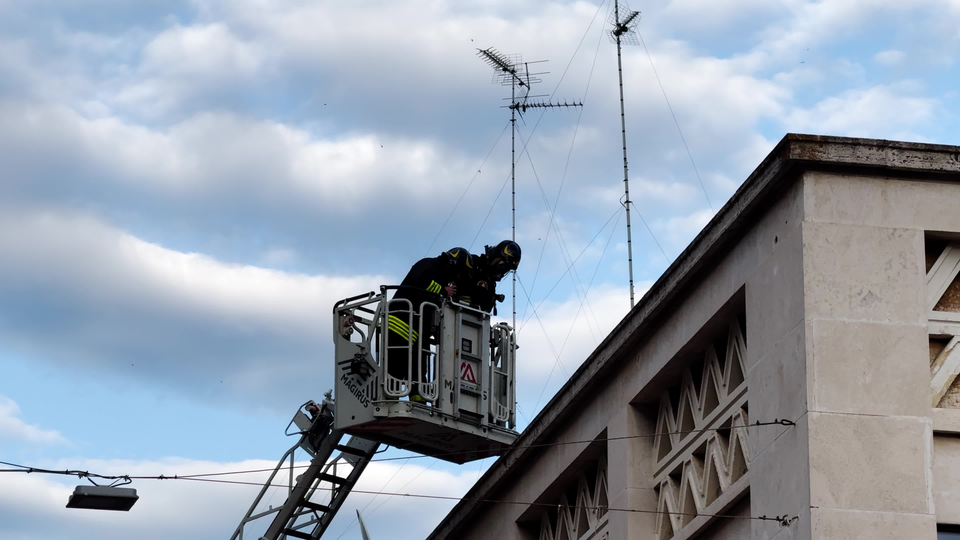 Fire outbreak at the Zara clothing store in Lecce