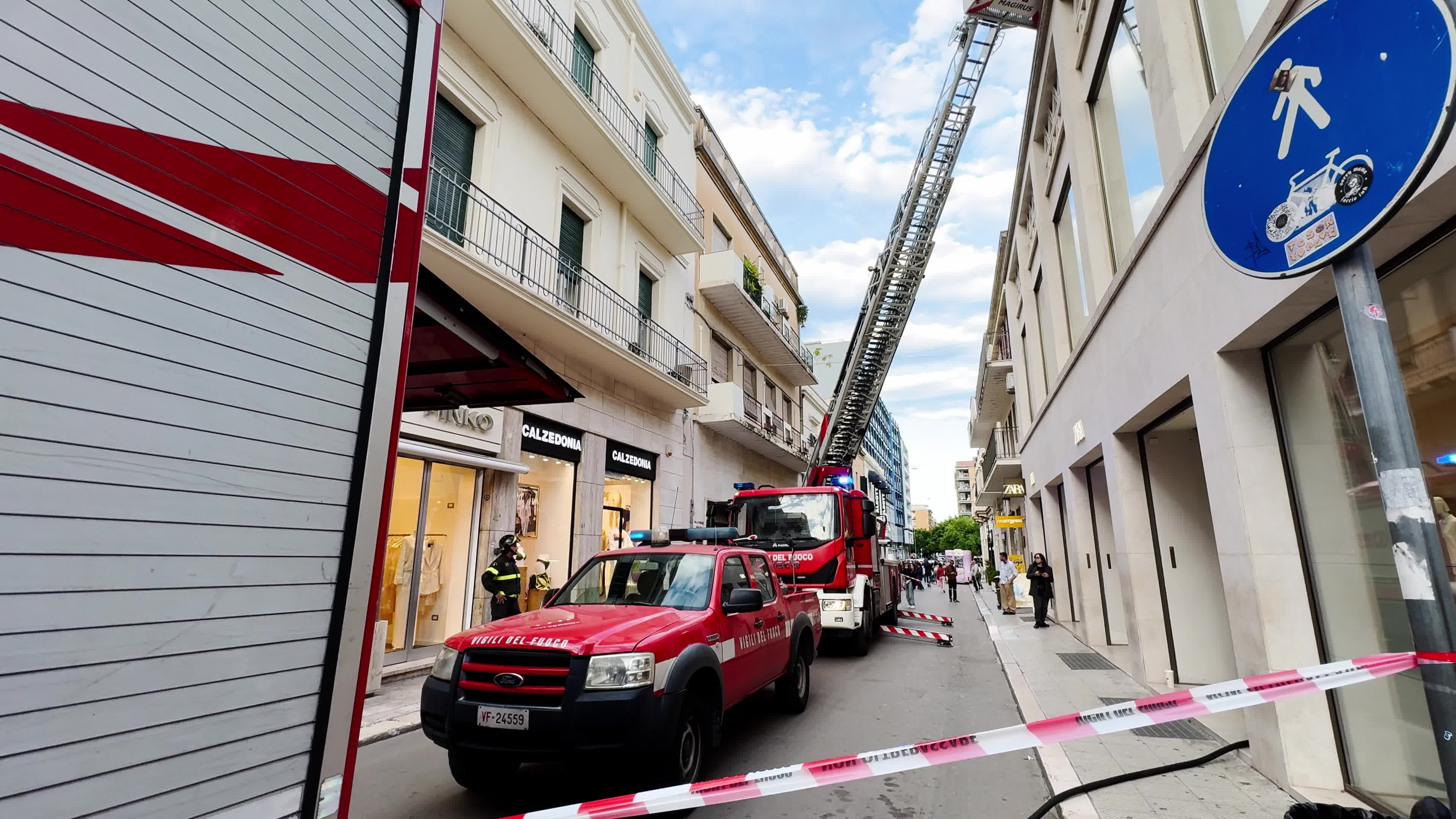 Fire outbreak at the Zara clothing store in Lecce