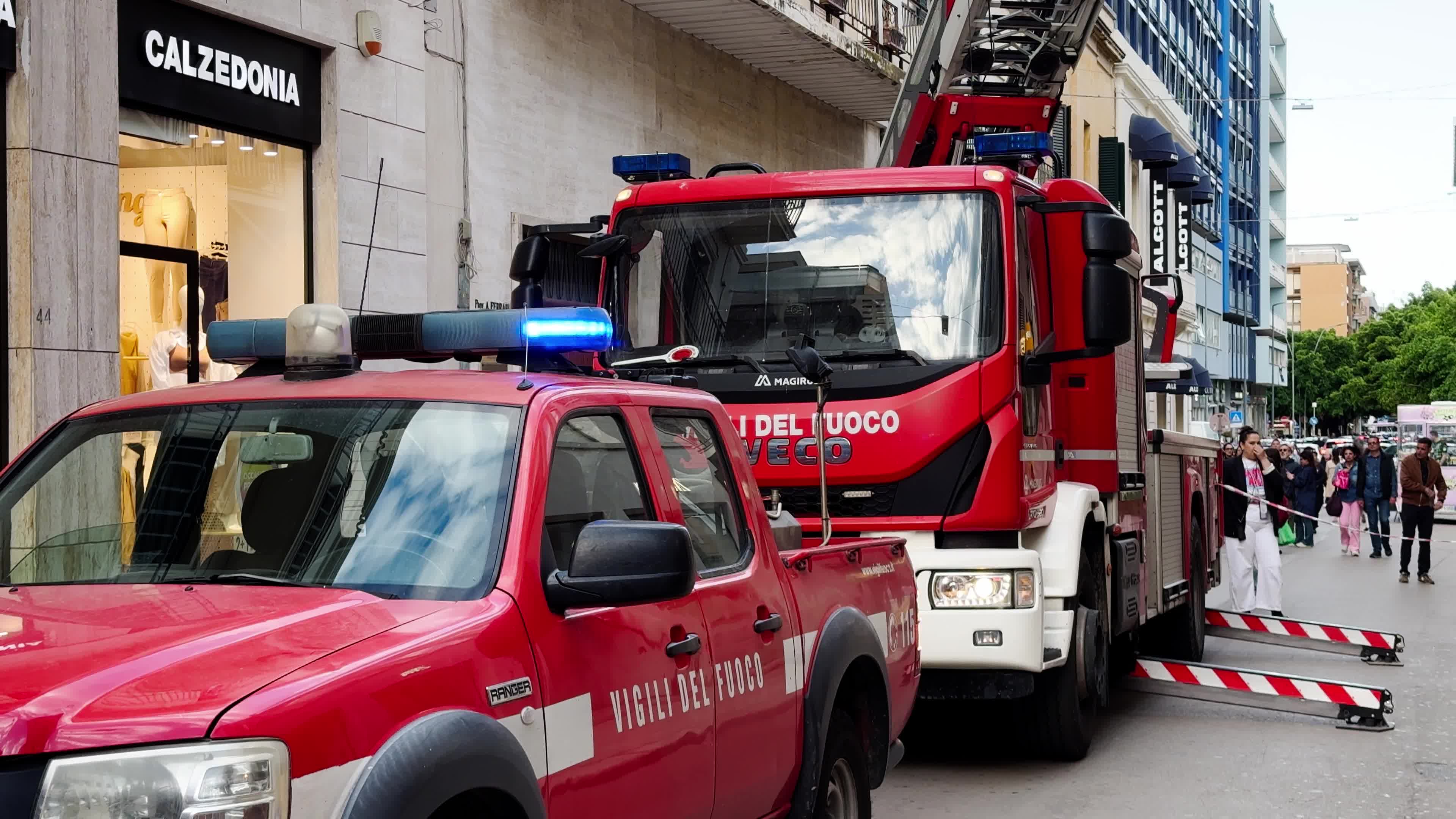 Fire outbreak at the Zara clothing store in Lecce