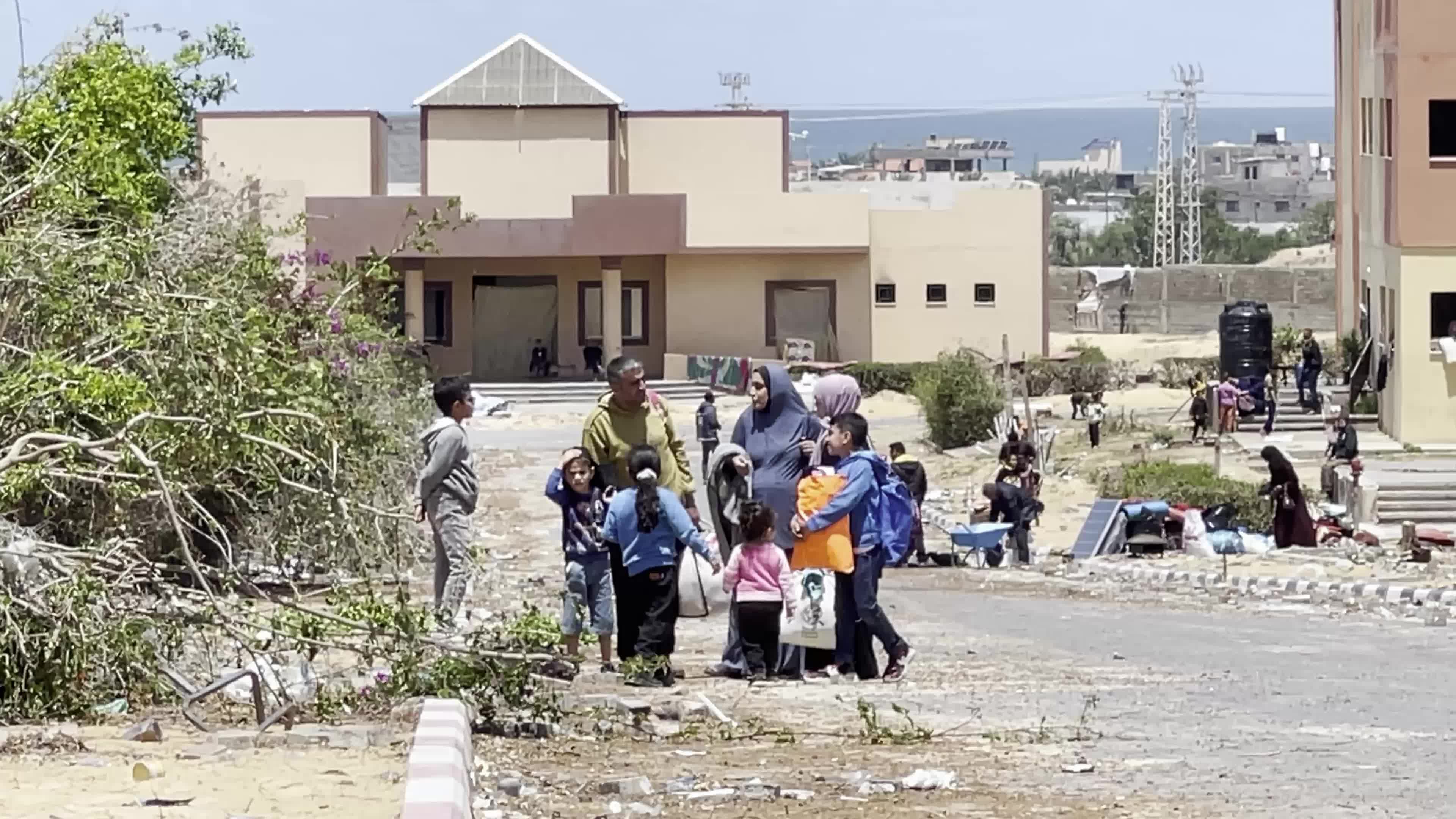 Displaced Palestinians Flee Rafah Following Evacuation Order