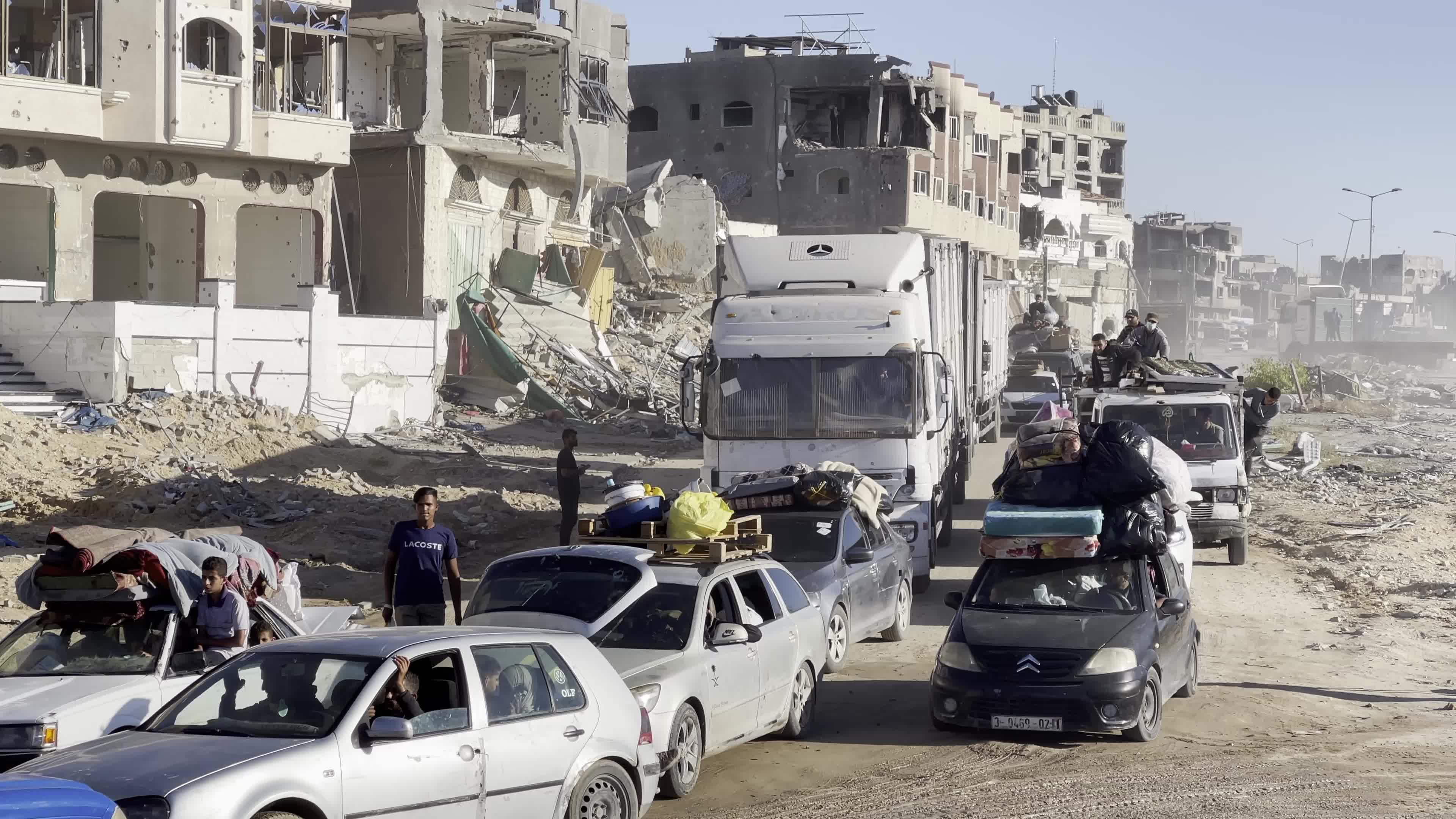 Displaced Palestinians Flee Rafah Following Evacuation Order
