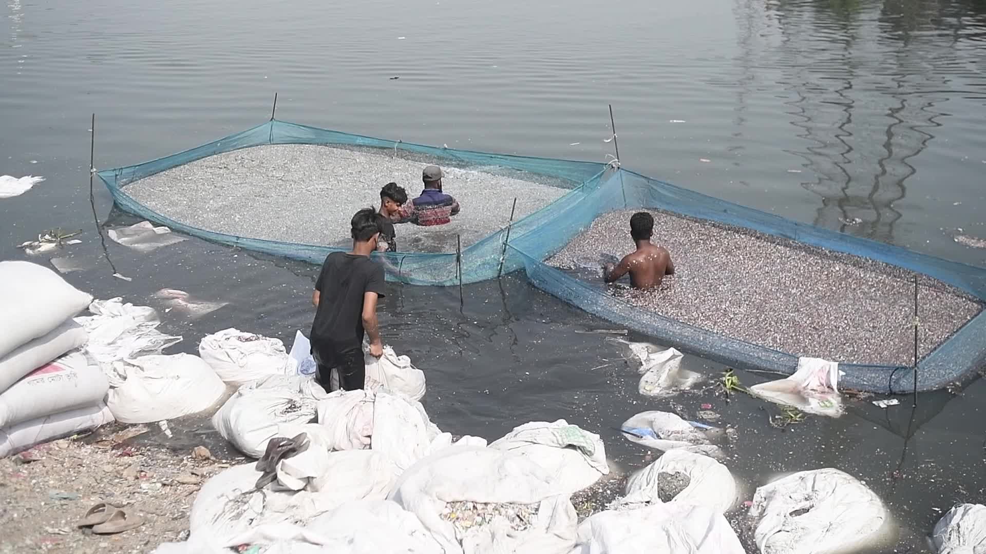 River pollution in Dhaka