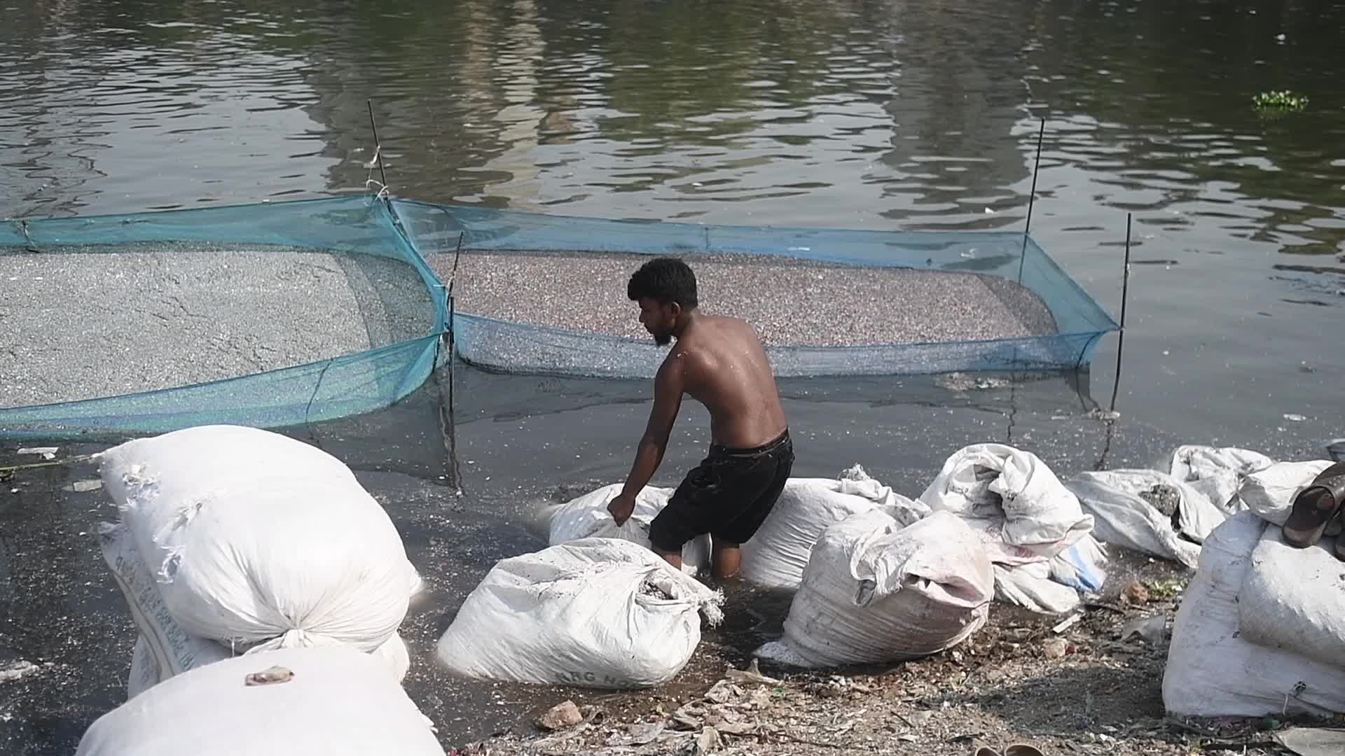 River pollution in Dhaka