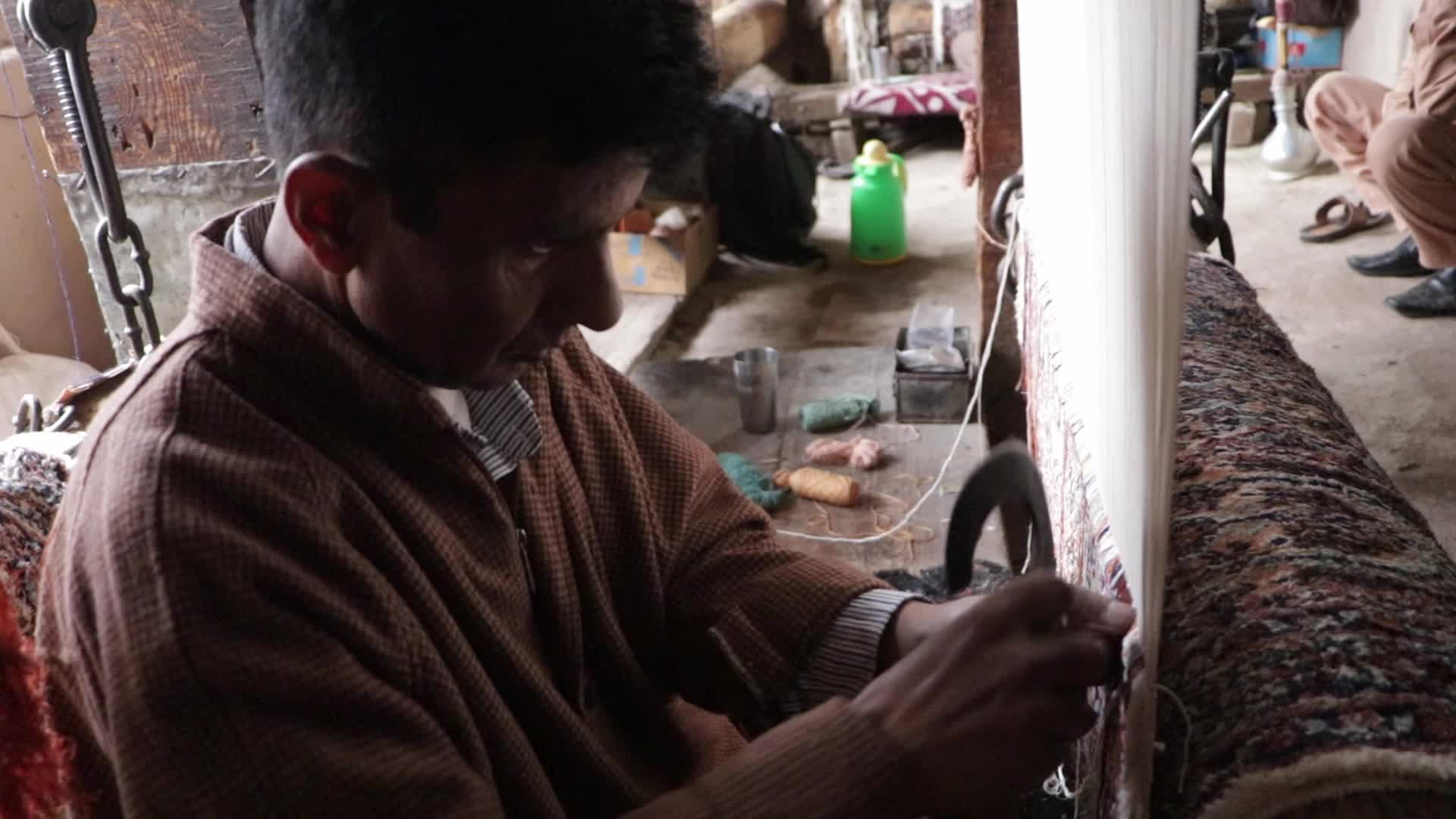 Kashmiri Carpet Weaving Factory Faces Challenges