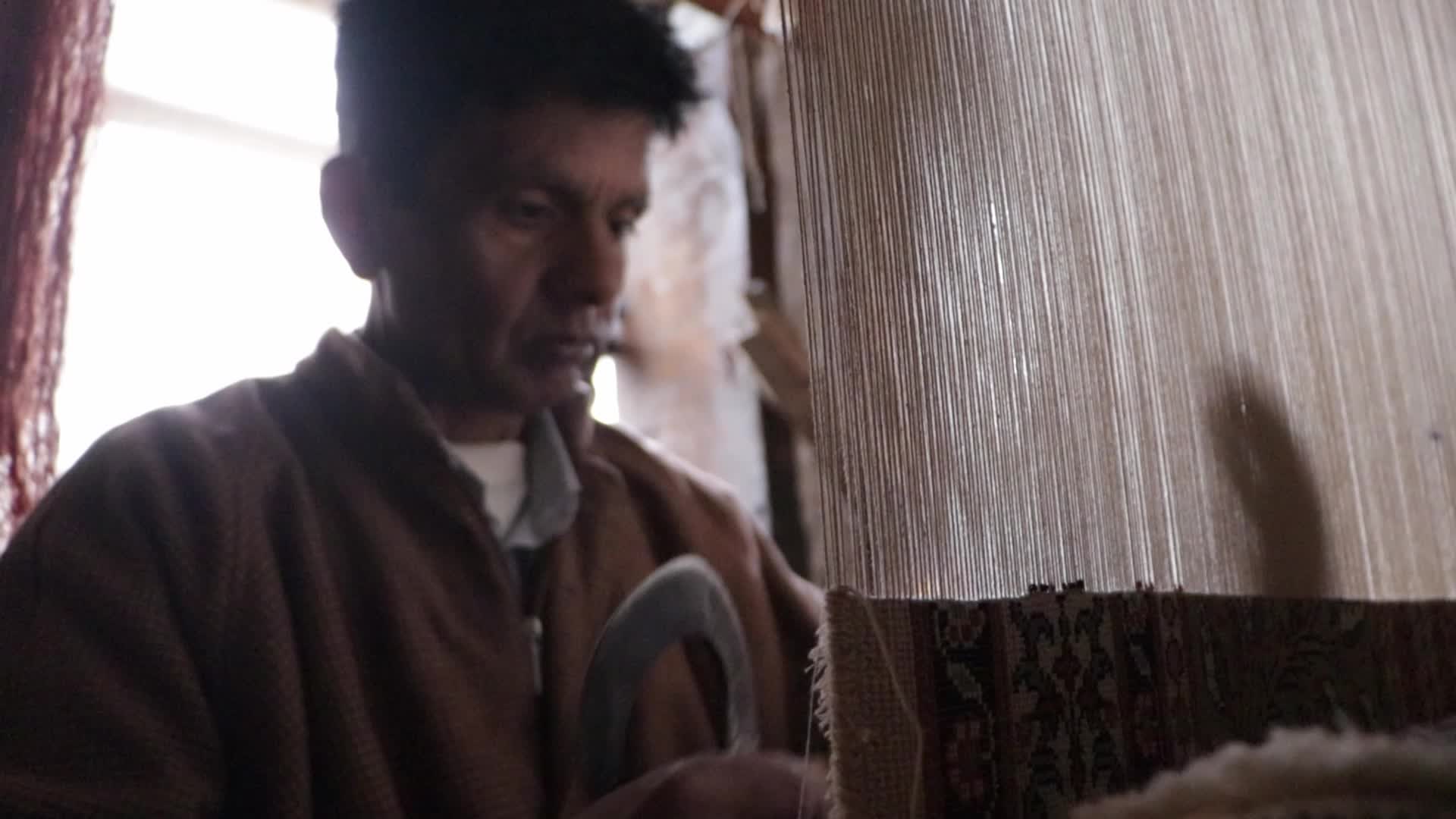 Kashmiri Carpet Weaving Factory Faces Challenges