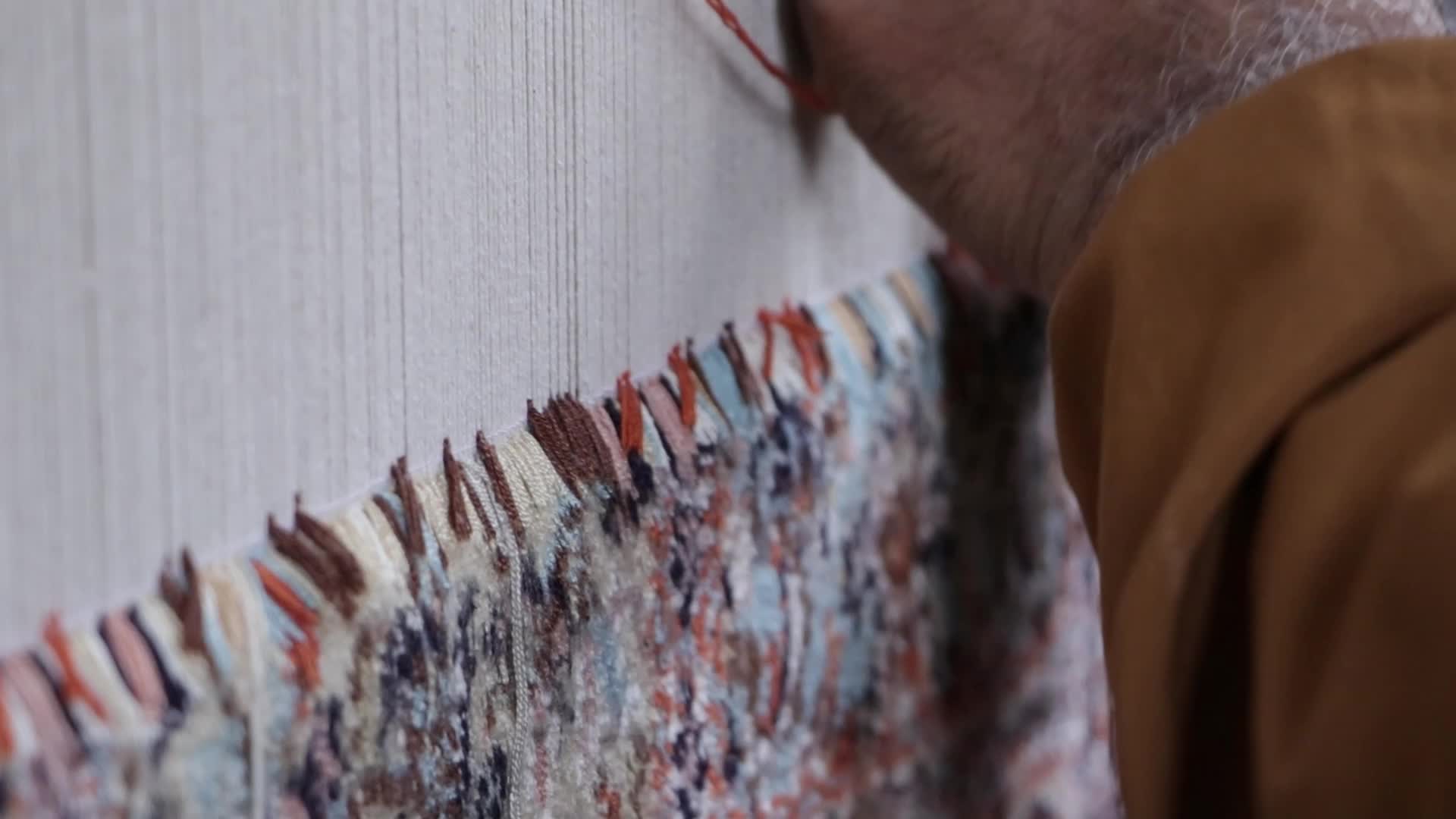 Kashmiri Carpet Weaving Factory Faces Challenges