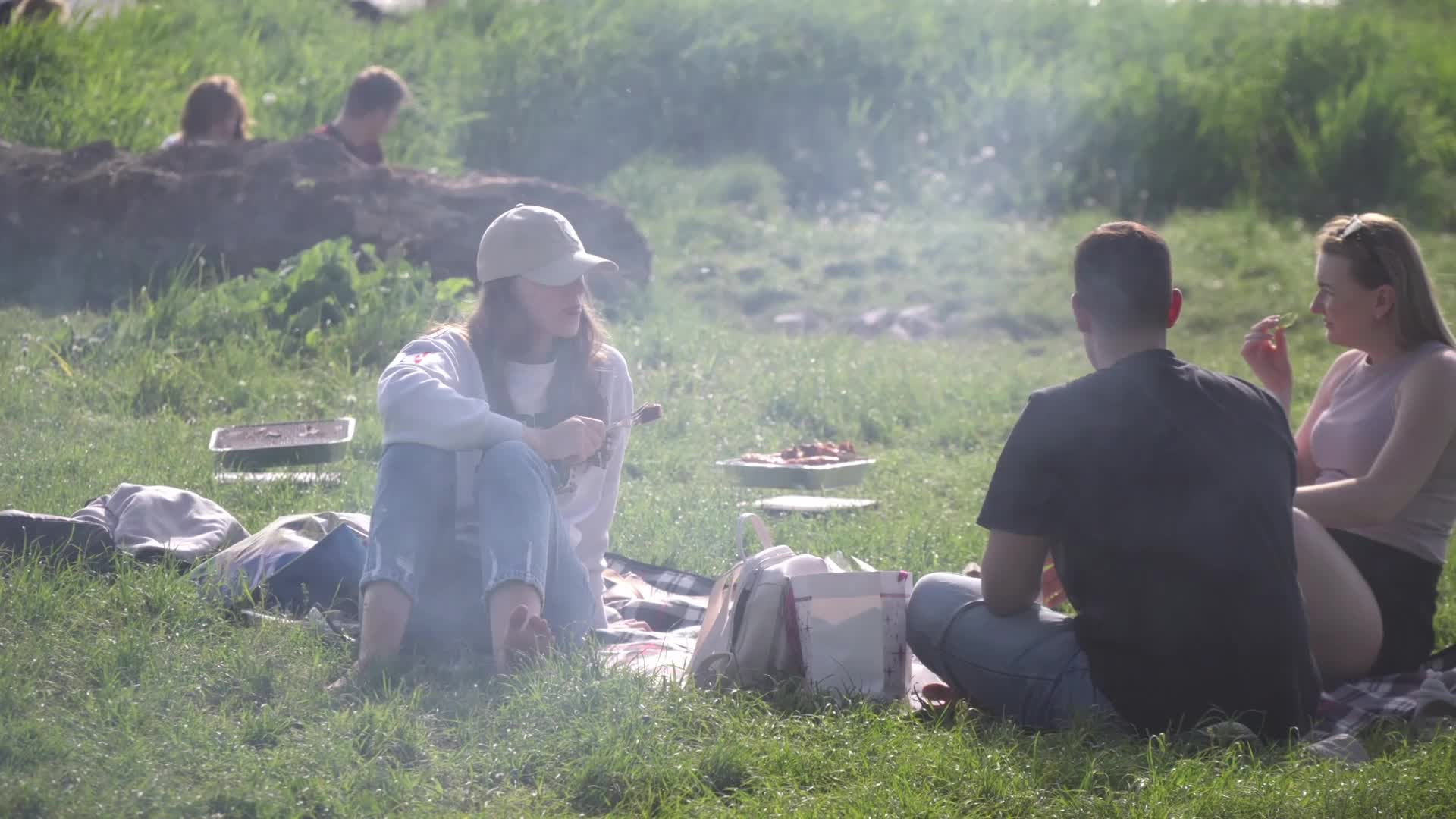 Sudden heat graces long May weekend in Poland