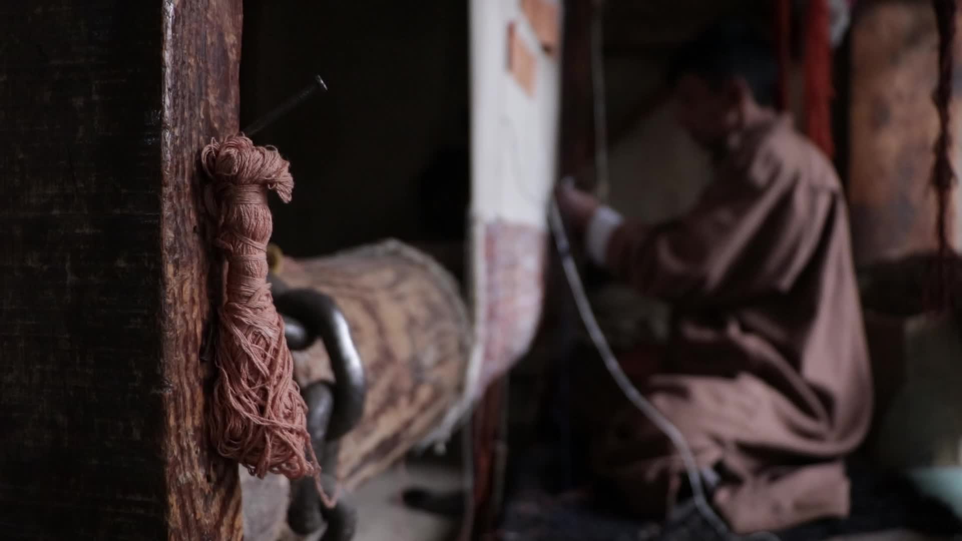 Kashmiri Carpet Weaving Factory Faces Challenges