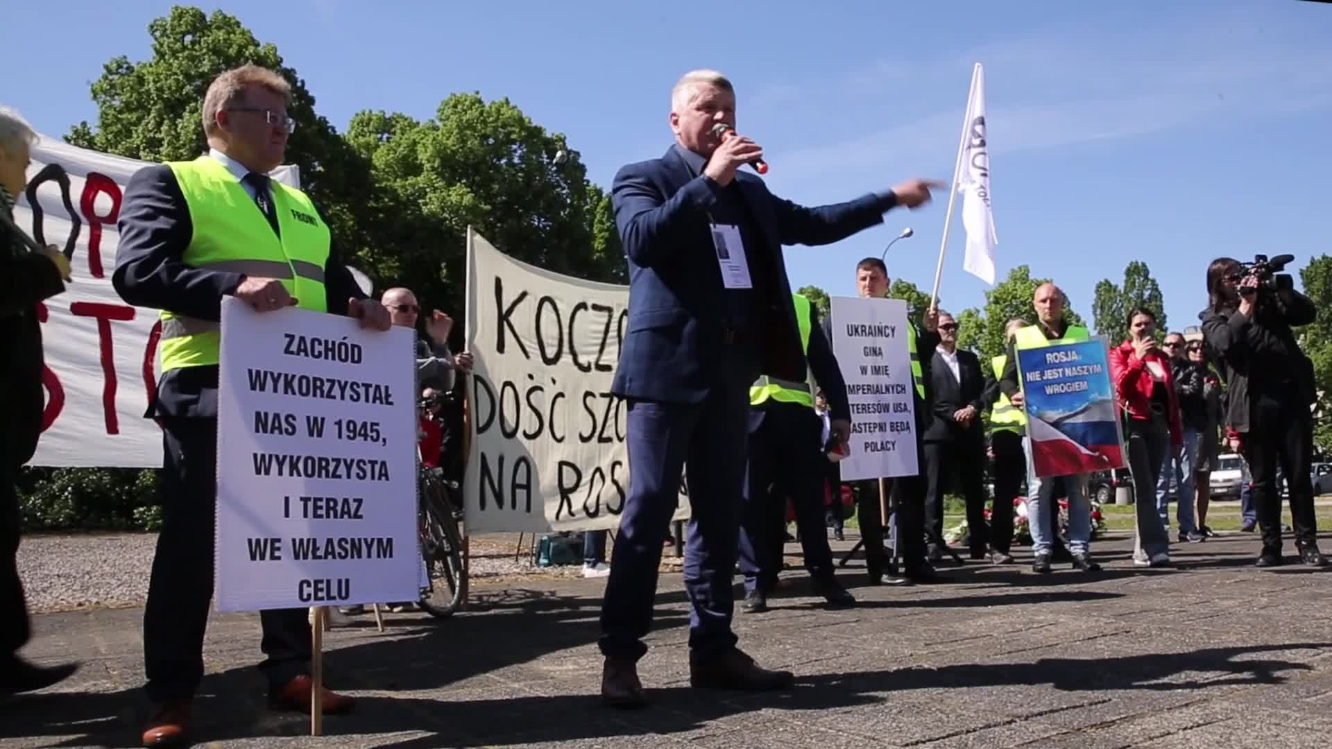 Russian Ambassador to Poland faces Ukrainian protest on Russian Victory Day