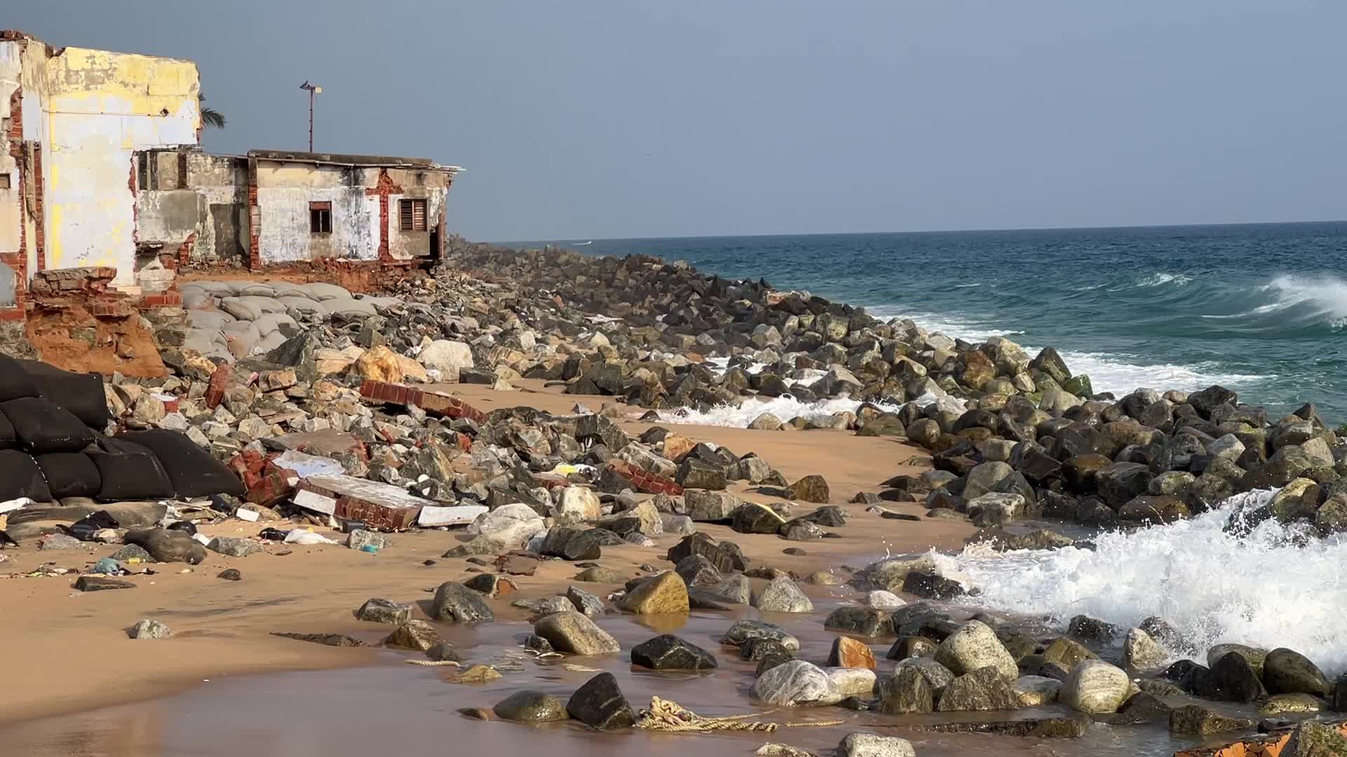 Daily life along Kollamkode Beach