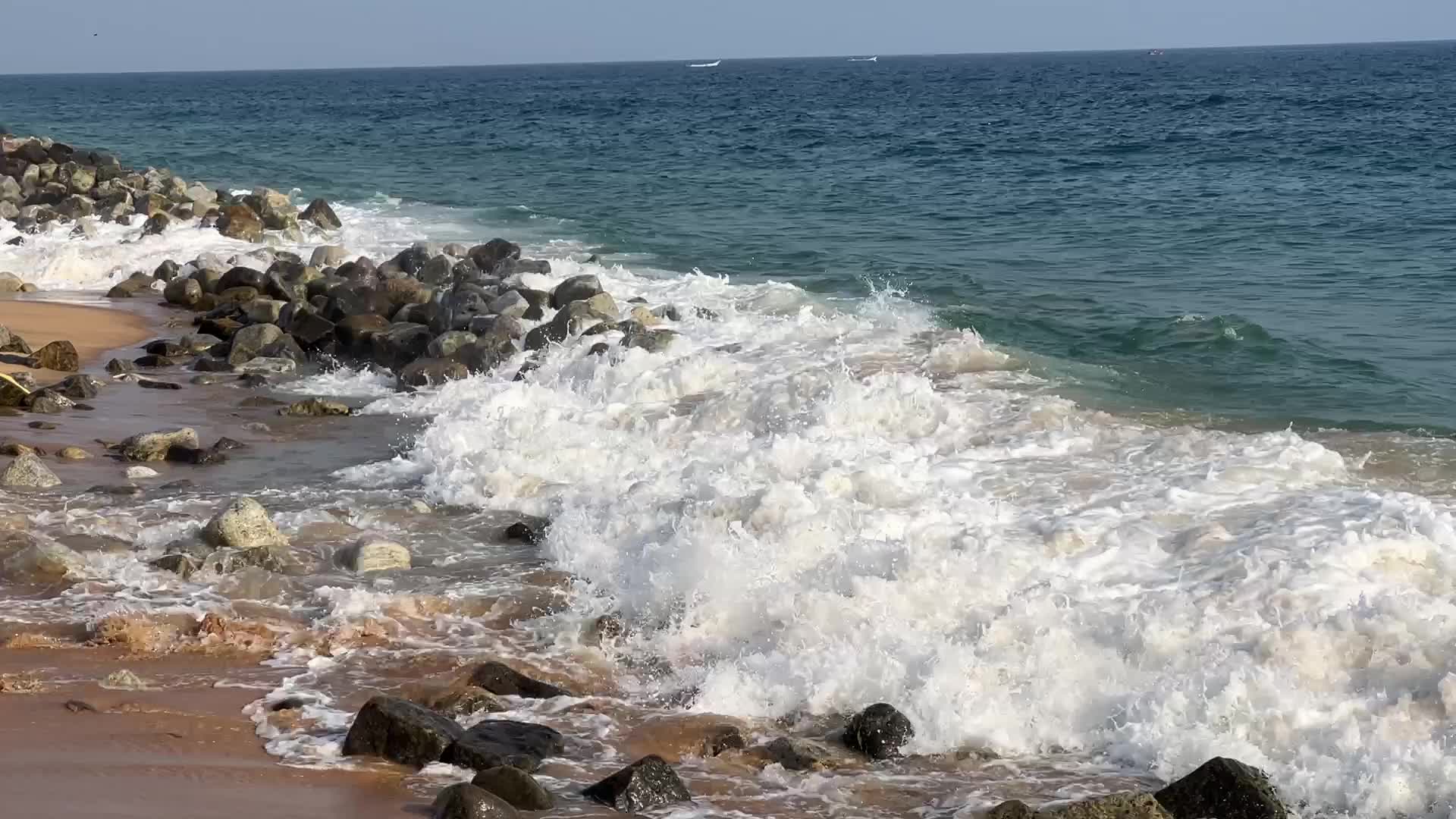 Daily life along Kollamkode Beach