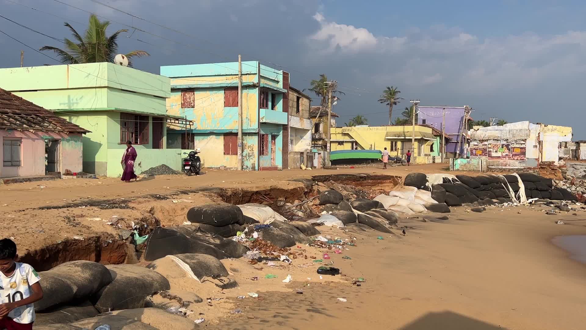 Daily life along Kollamkode Beach