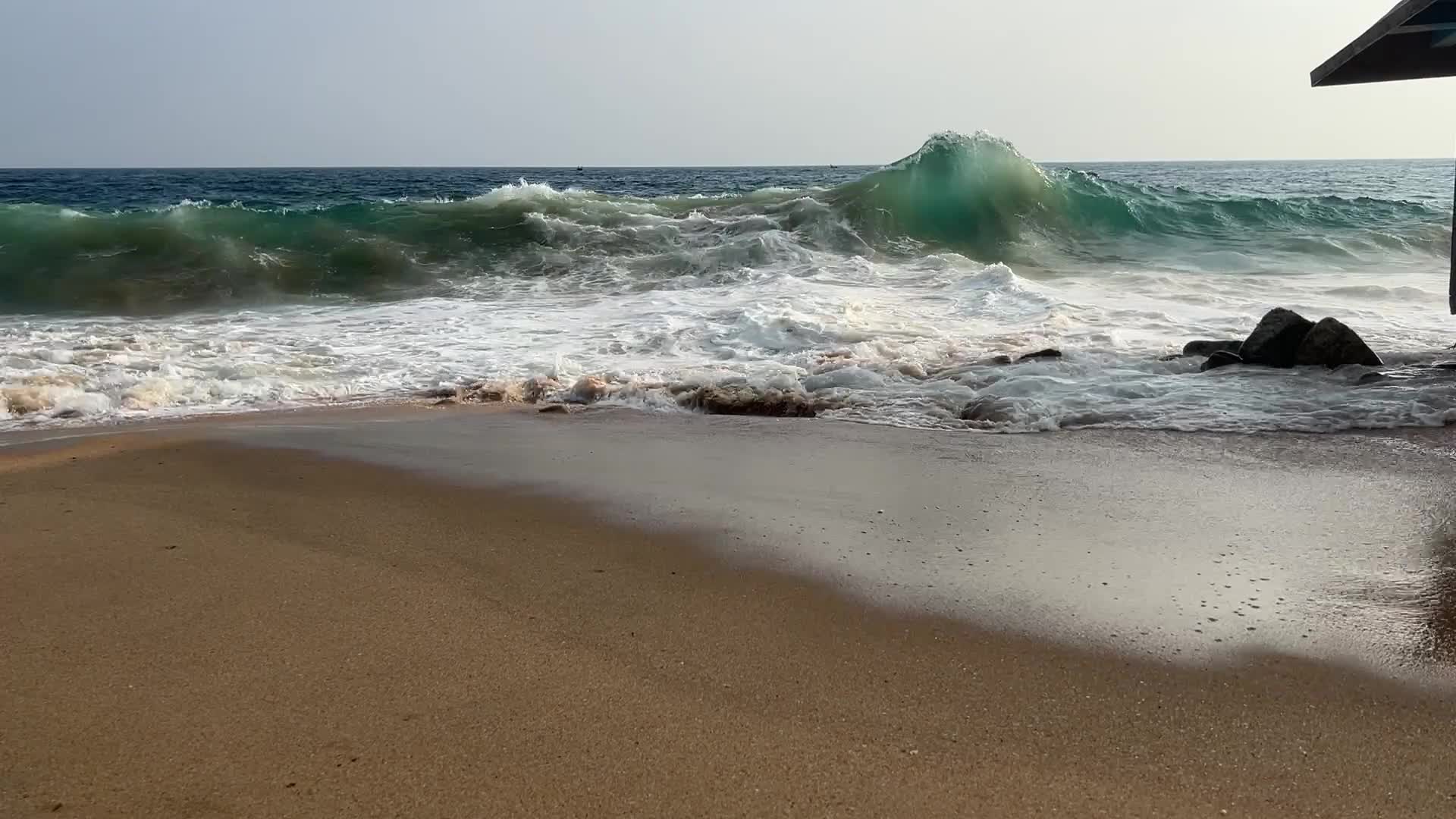 Daily life along Kollamkode Beach