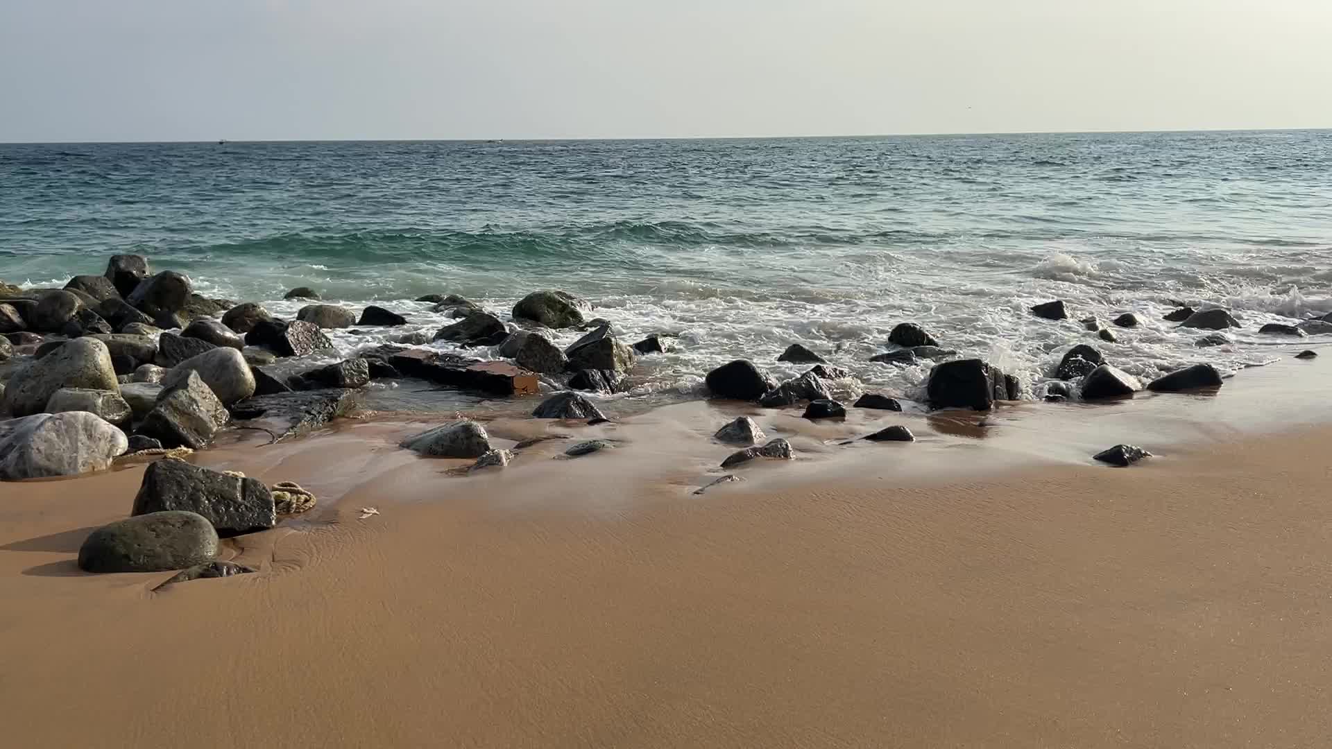 Daily life along Kollamkode Beach