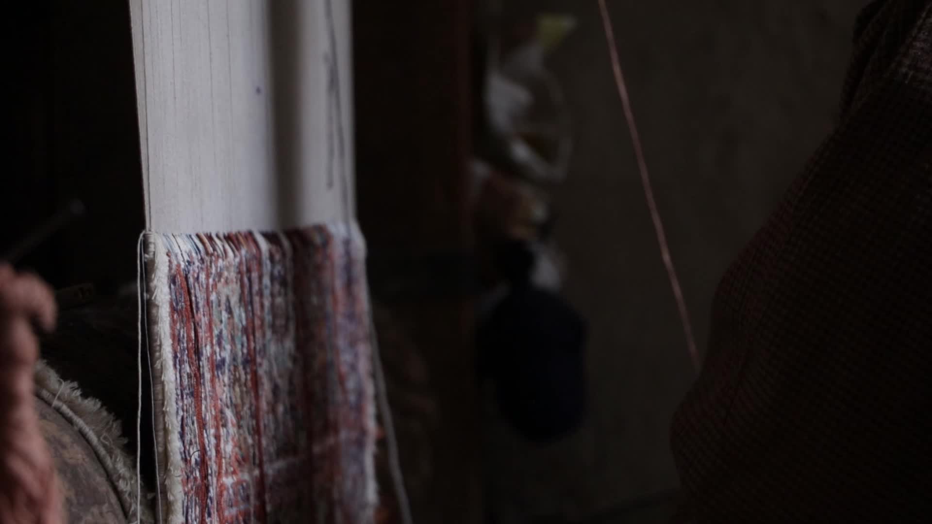 Kashmiri Carpet Weaving Factory Faces Challenges