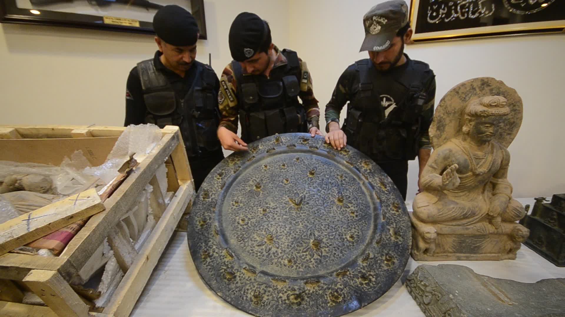 Police seize counterfeit artifacts, confiscated during operation in Peshawar
