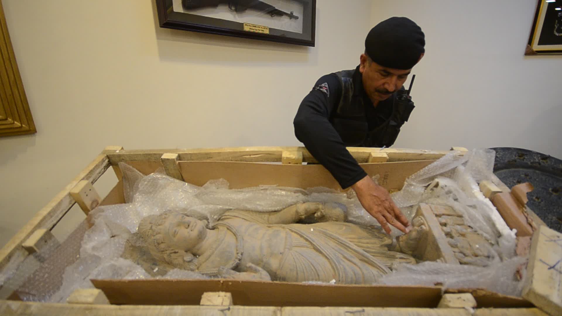 Police seize counterfeit artifacts, confiscated during operation in Peshawar
