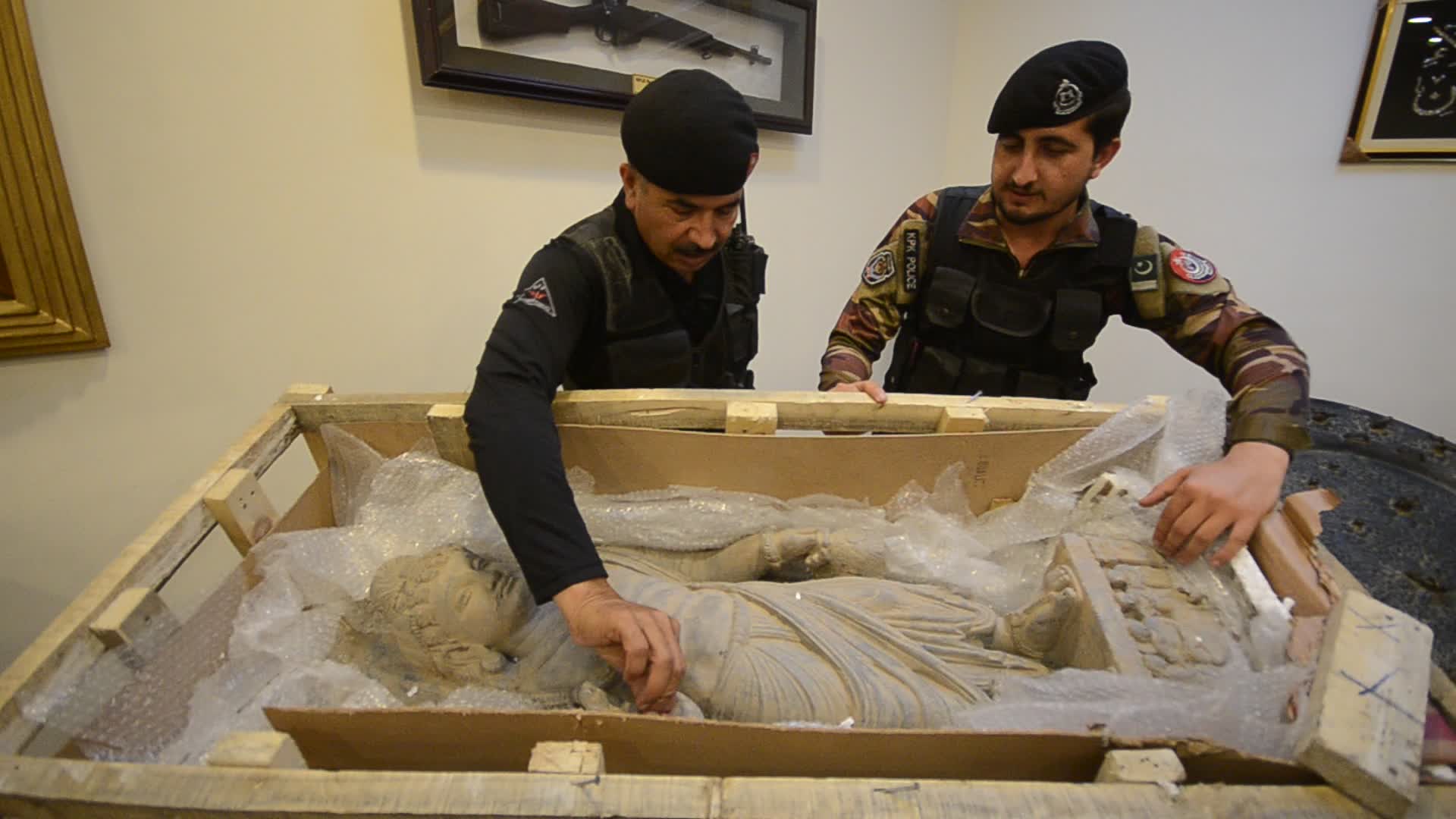 Police seize counterfeit artifacts, confiscated during operation in Peshawar
