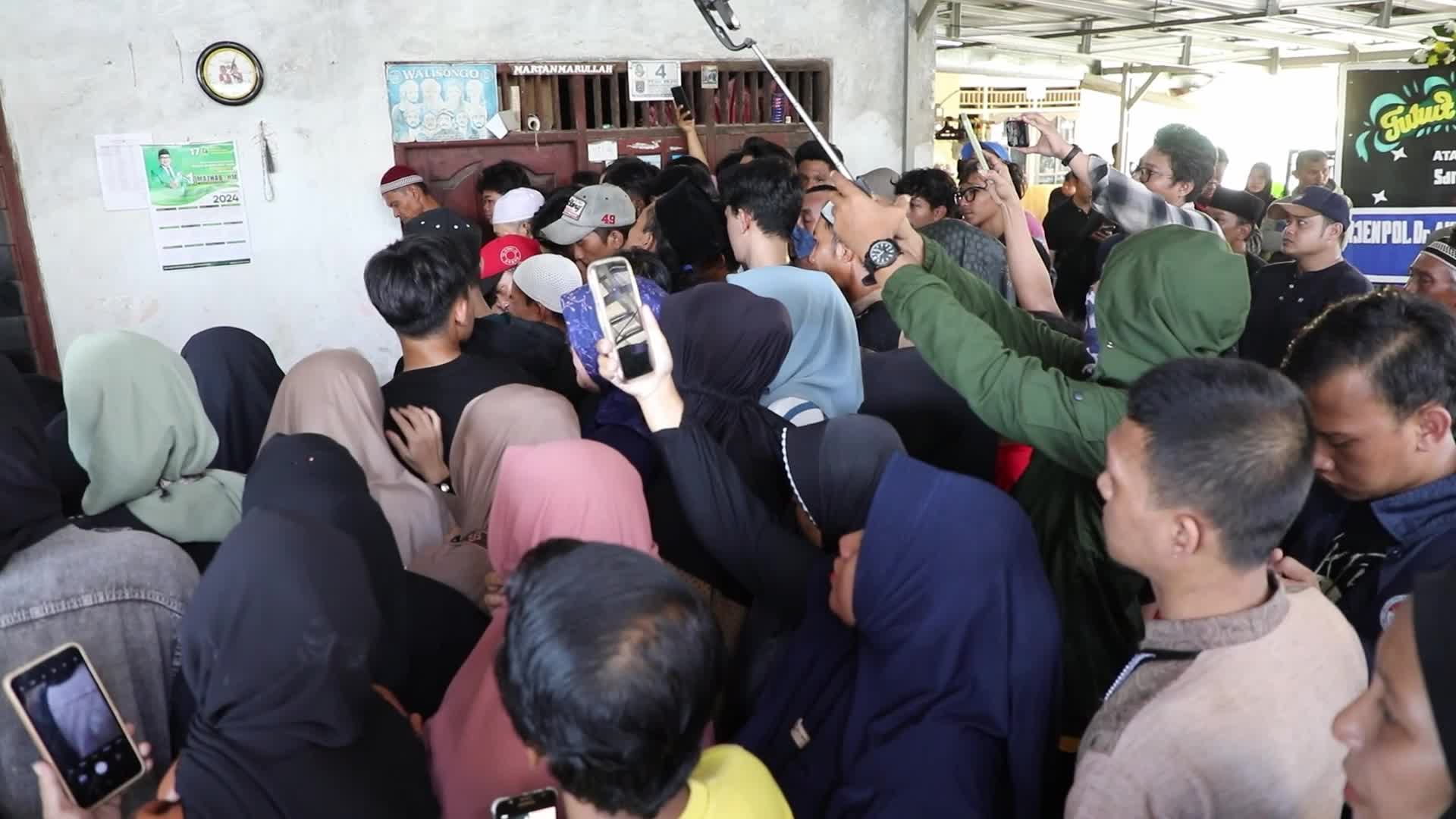Burrial of Deadly Bus Accident carrying Students in Indonesia