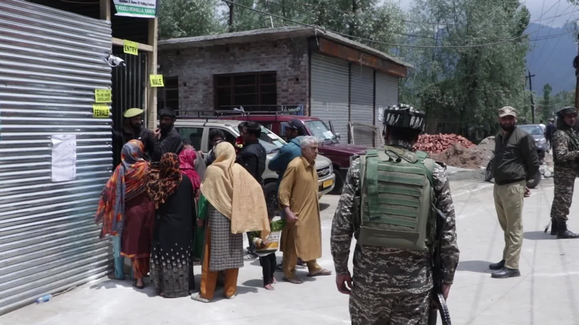 Kashmiris vote in the fourth phase of India's Parliamentary election